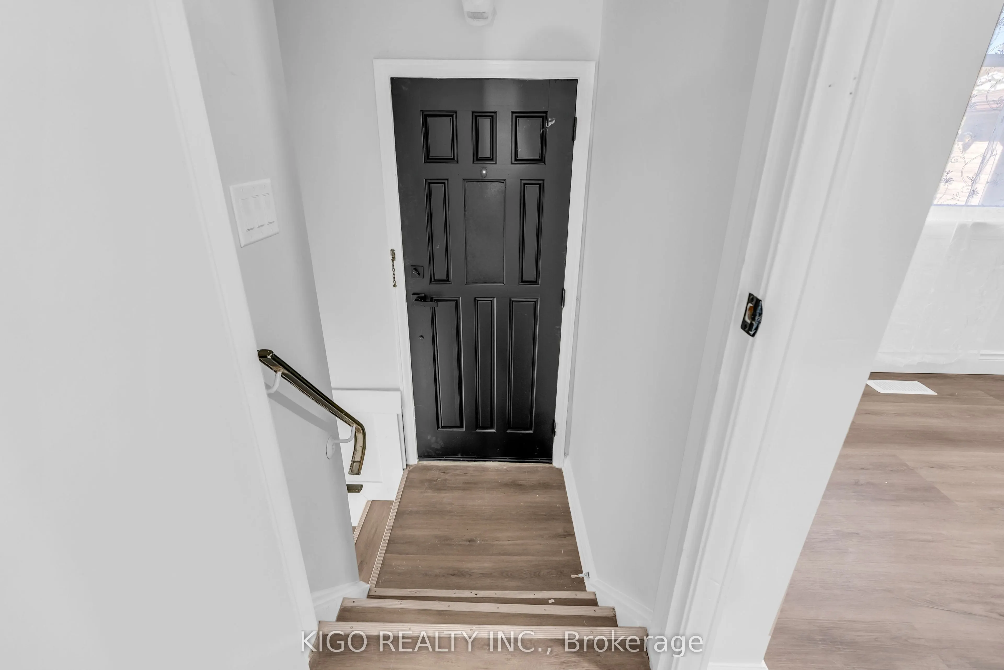 54 TWEEDSMUIR Avenue