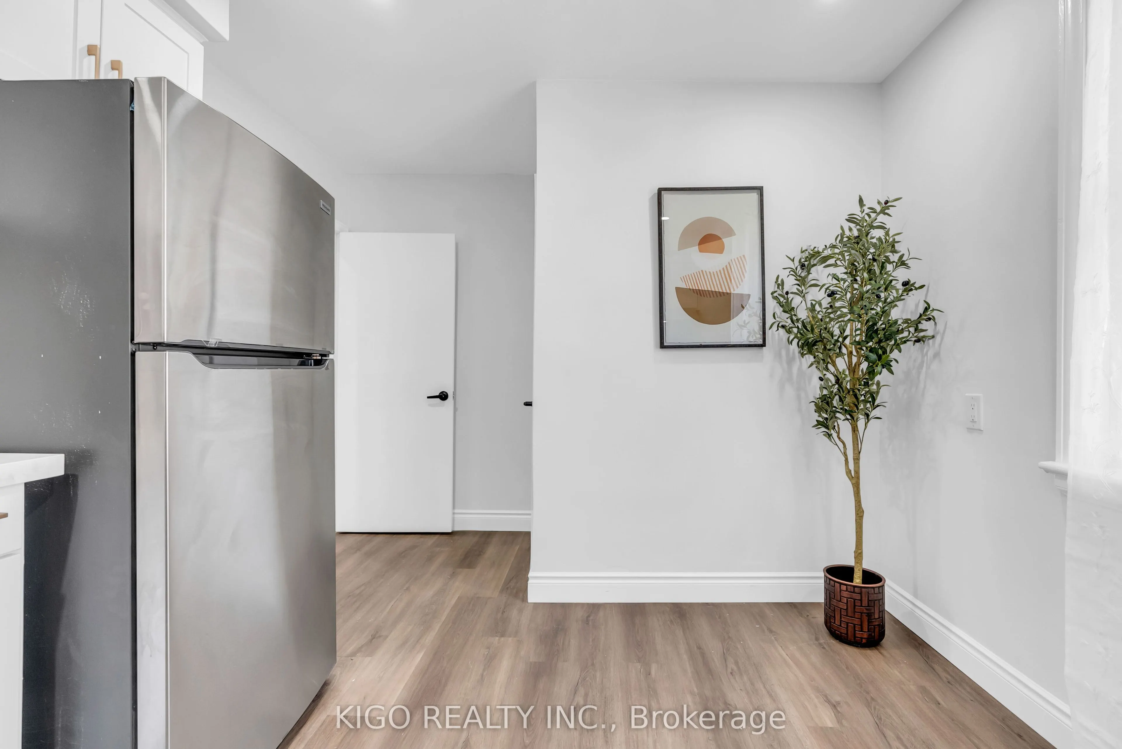 54 TWEEDSMUIR Avenue