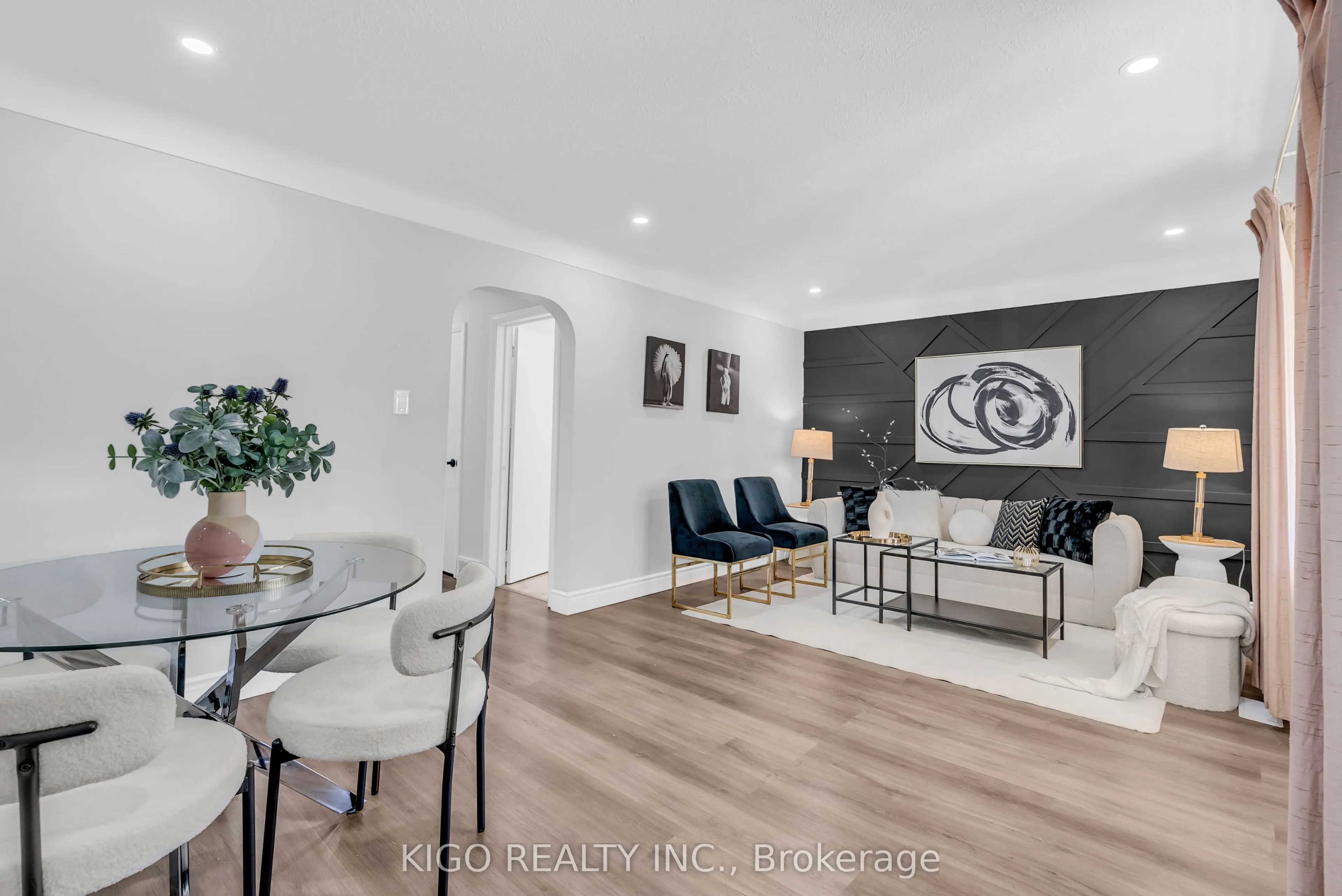 54 TWEEDSMUIR Avenue