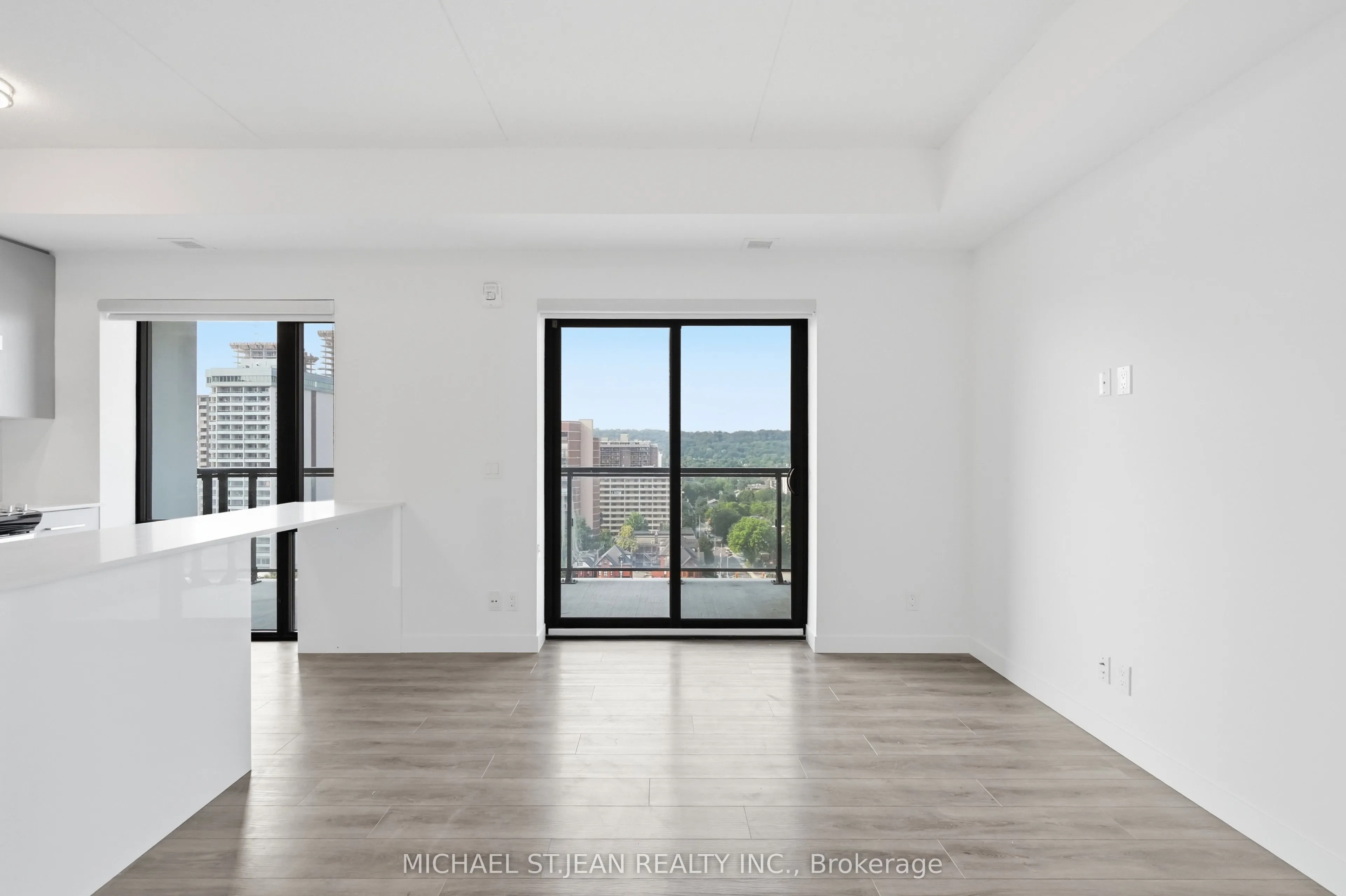 15 Queen Street S #1302