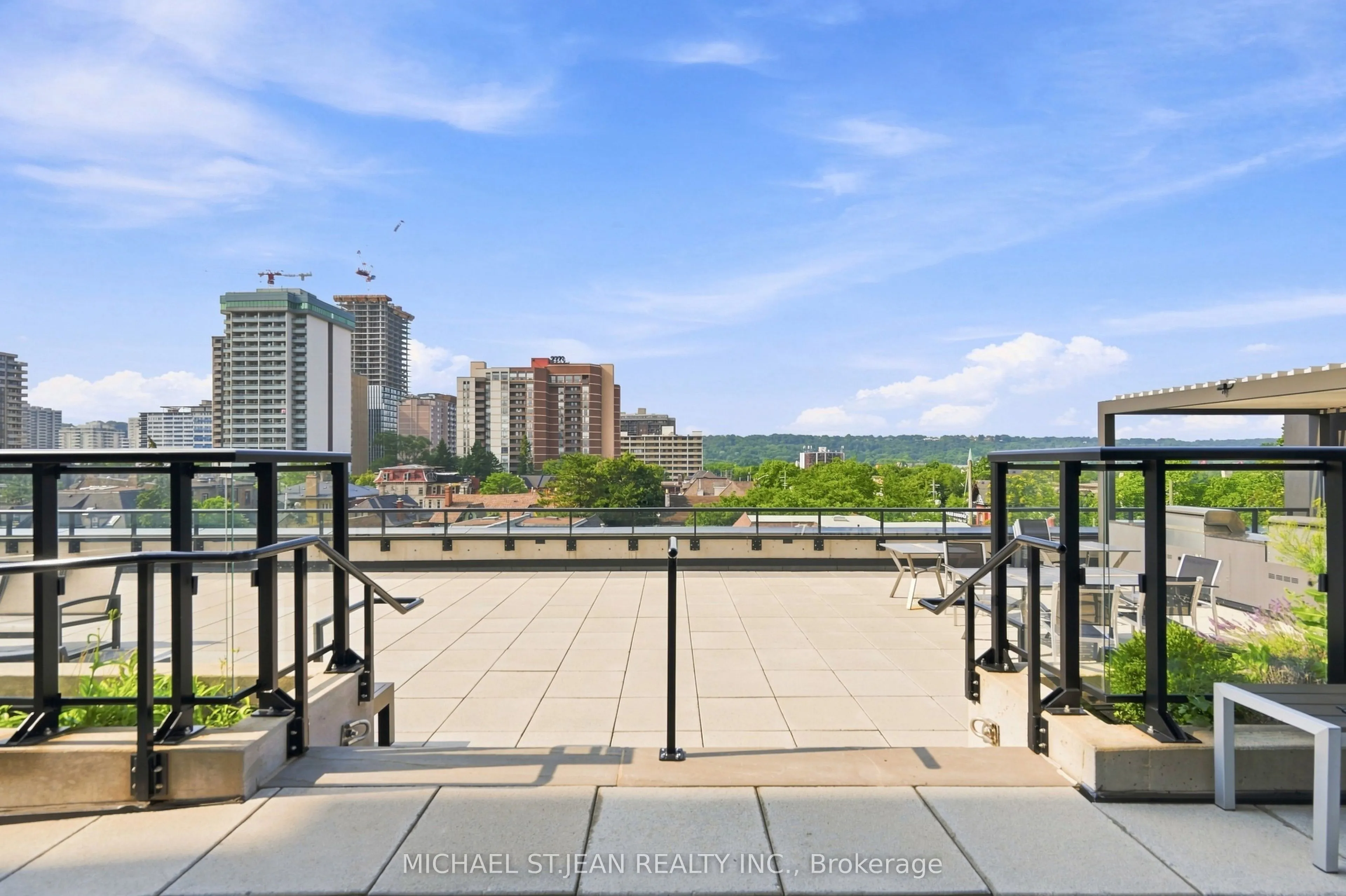 15 Queen Street S #1302