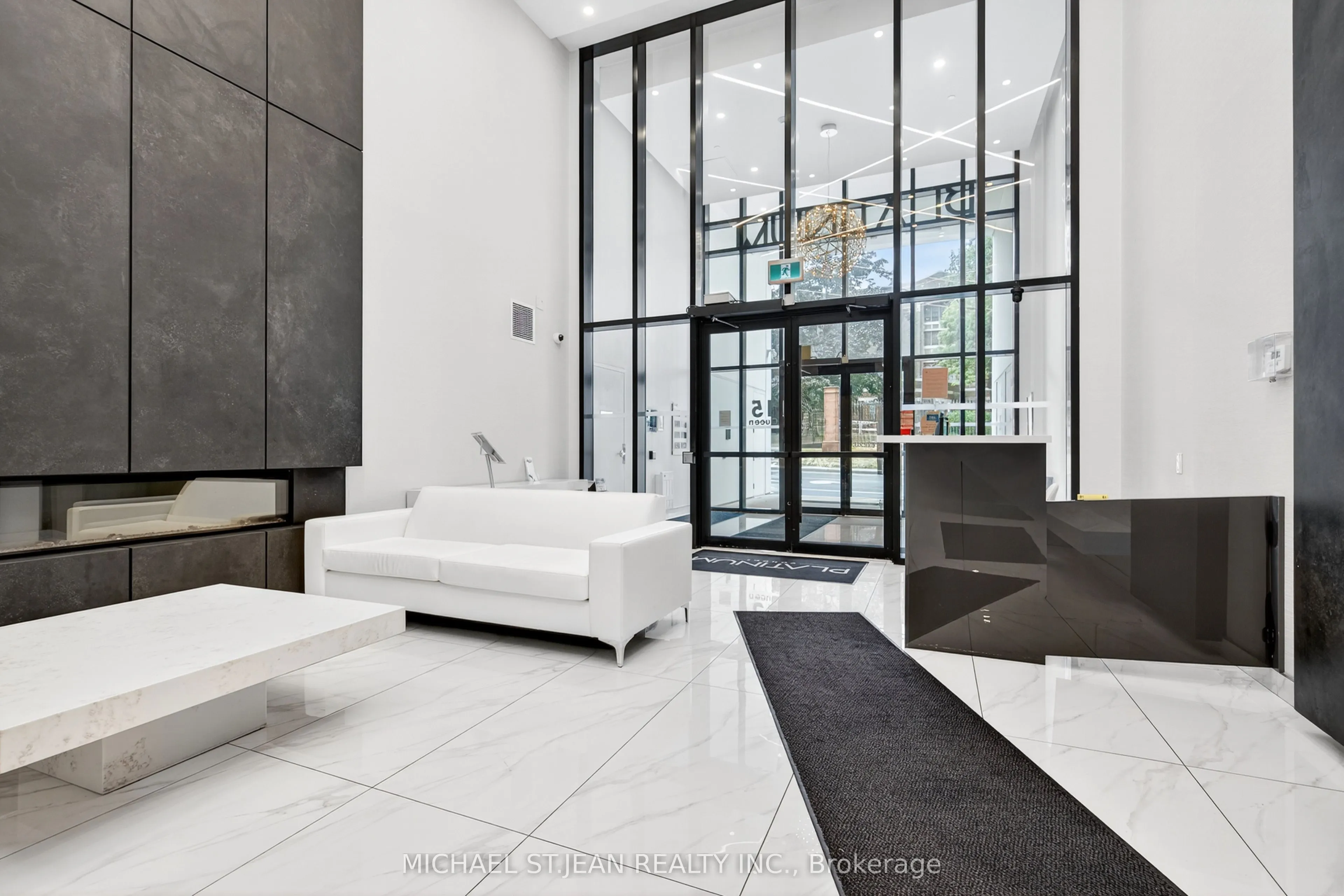 15 Queen Street S #1302