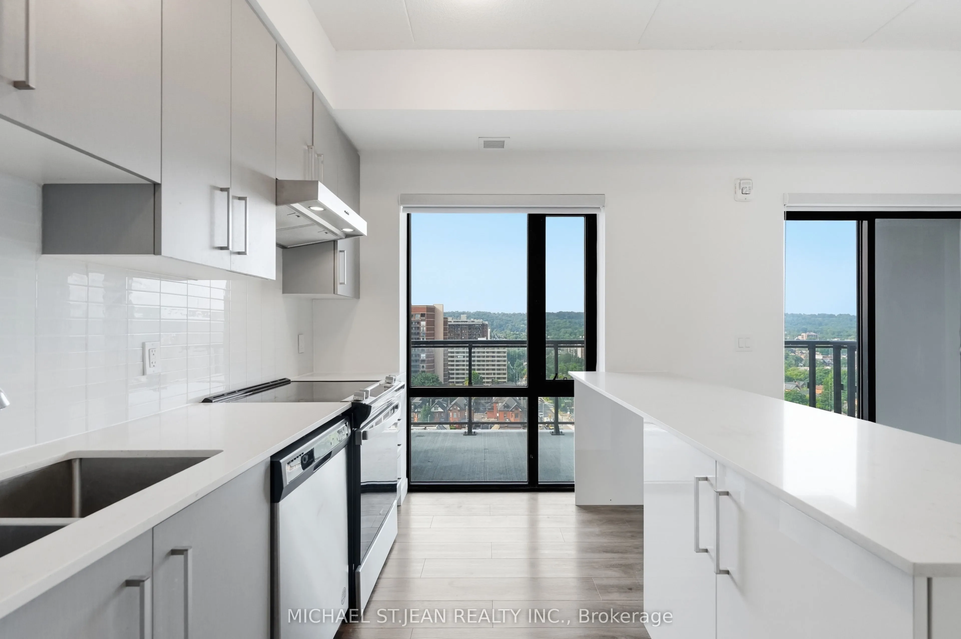 15 Queen Street S #1302