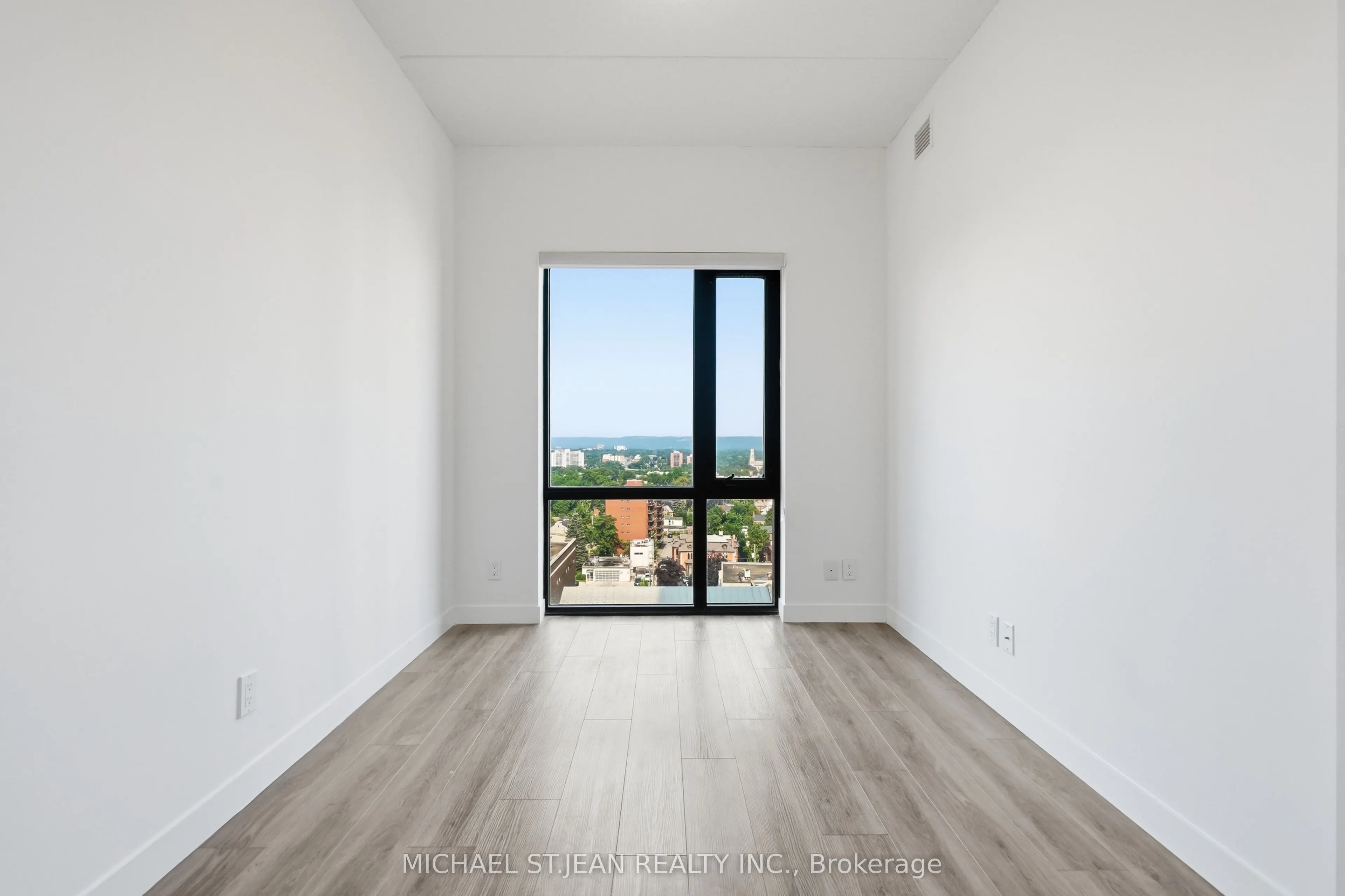 15 Queen Street S #1302