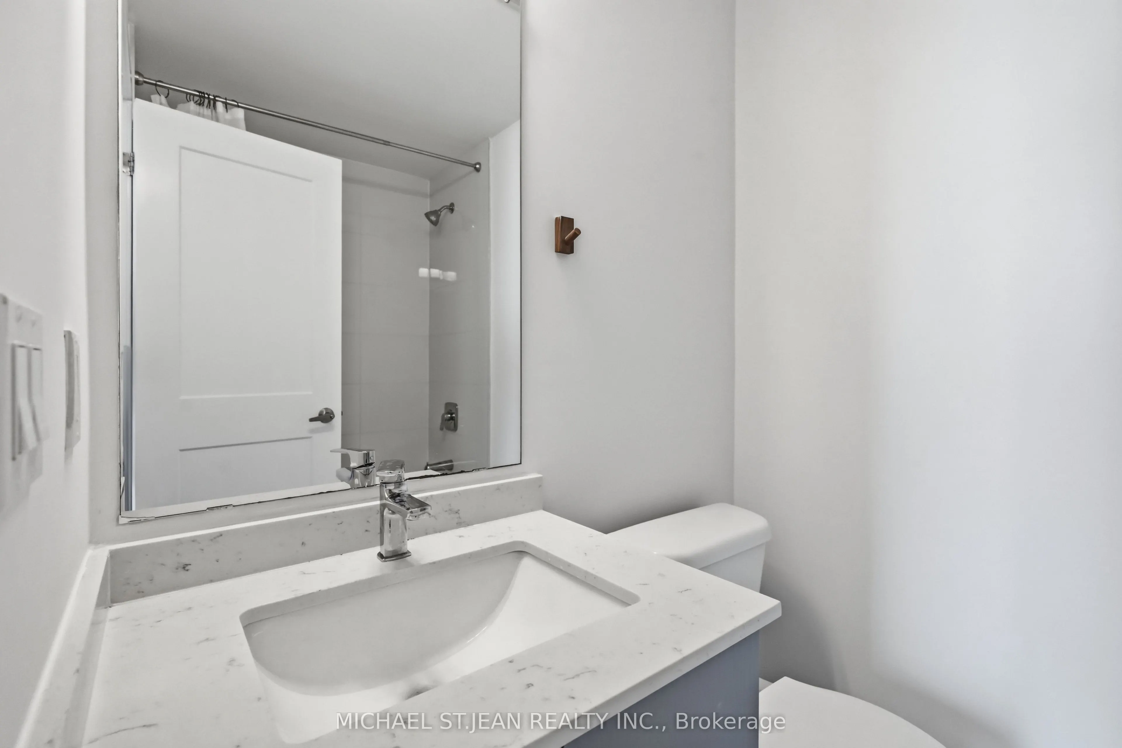 15 Queen Street S #1302