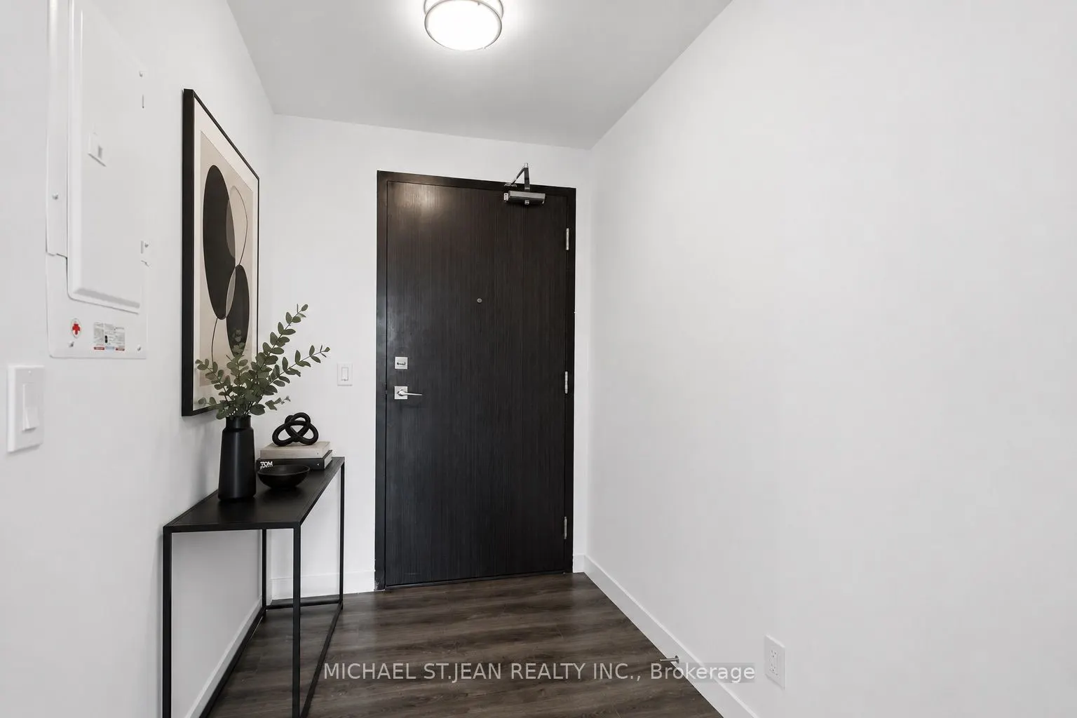 15 Queen Street S #1302