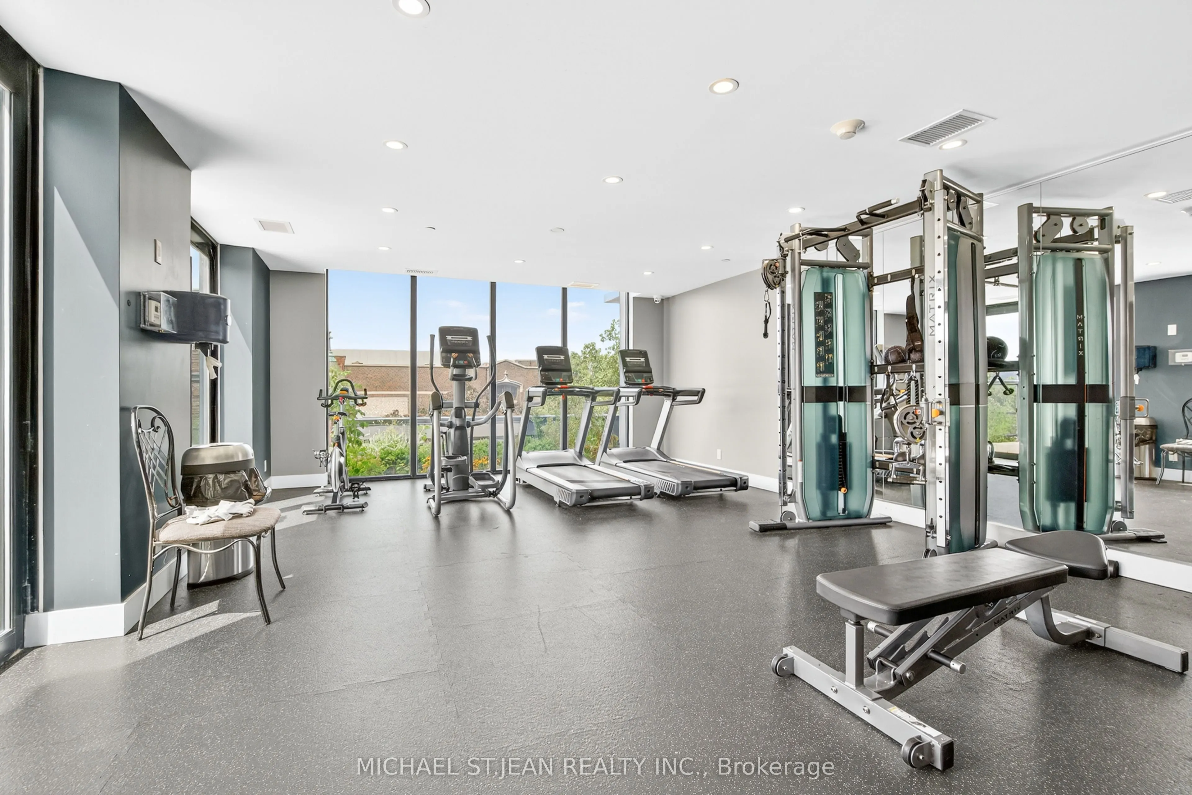 15 Queen Street S #1302
