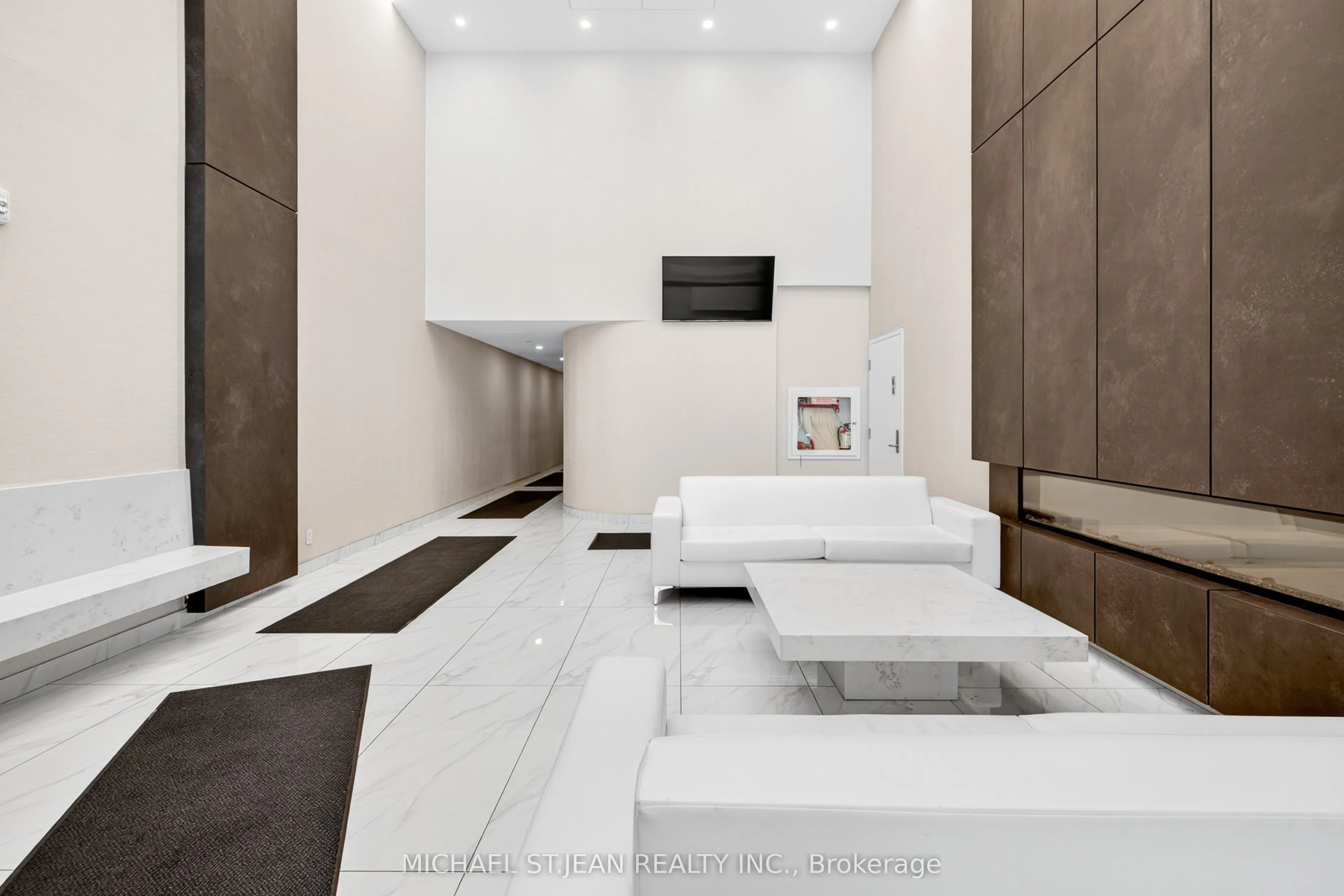 15 Queen Street S #1302