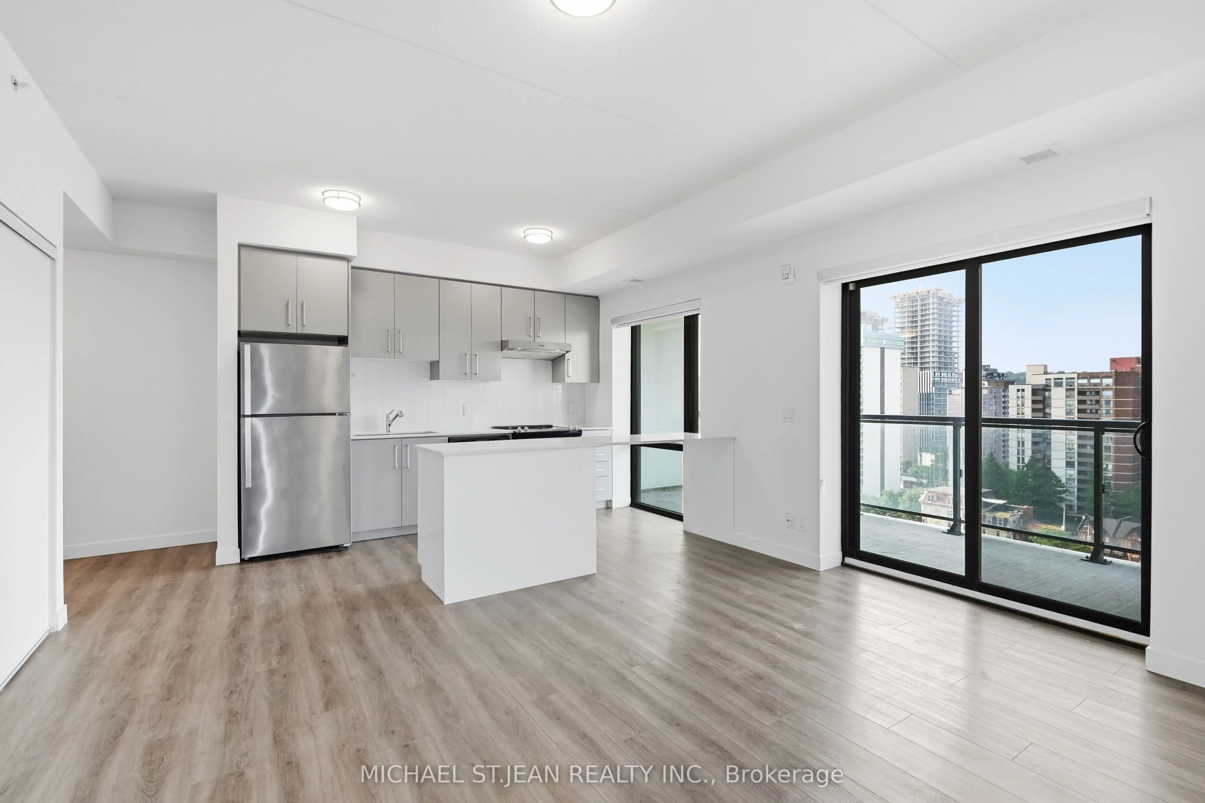 15 Queen Street S #1302