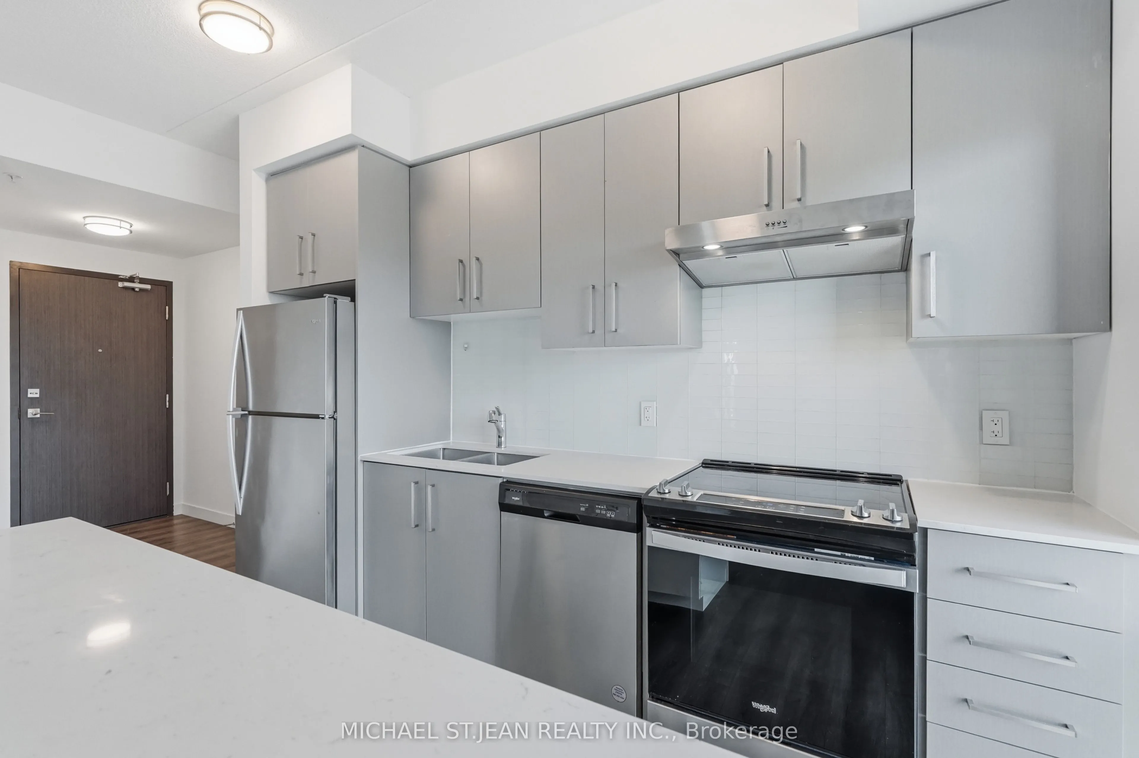 15 Queen Street S #1302