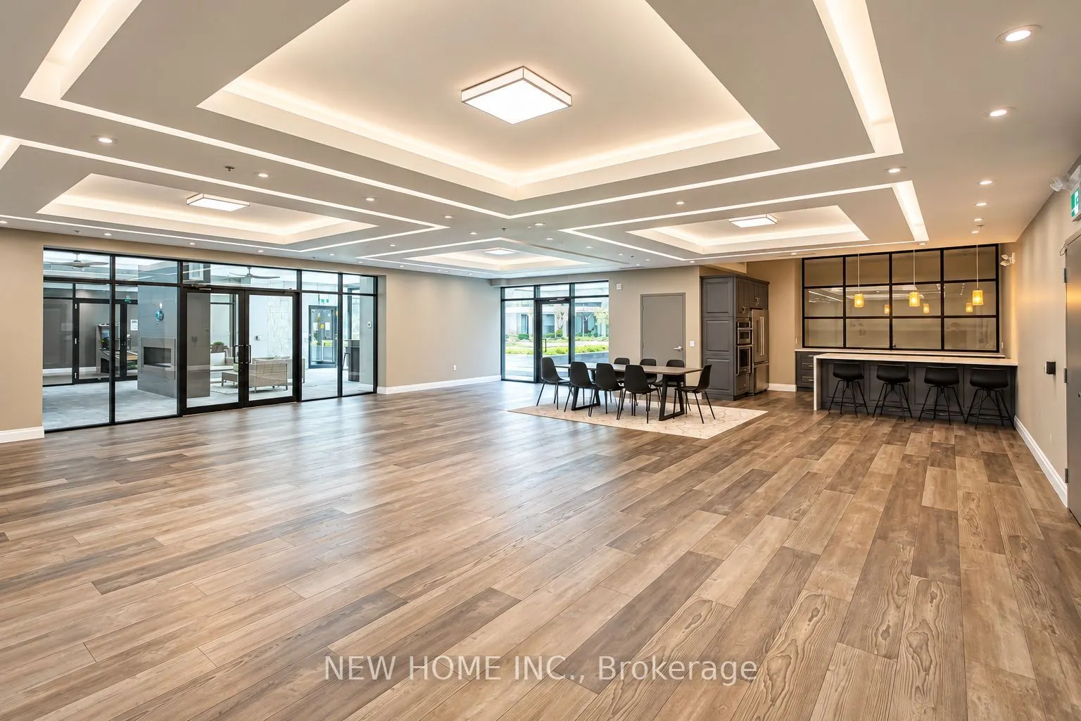 1 REDFERN Avenue #124