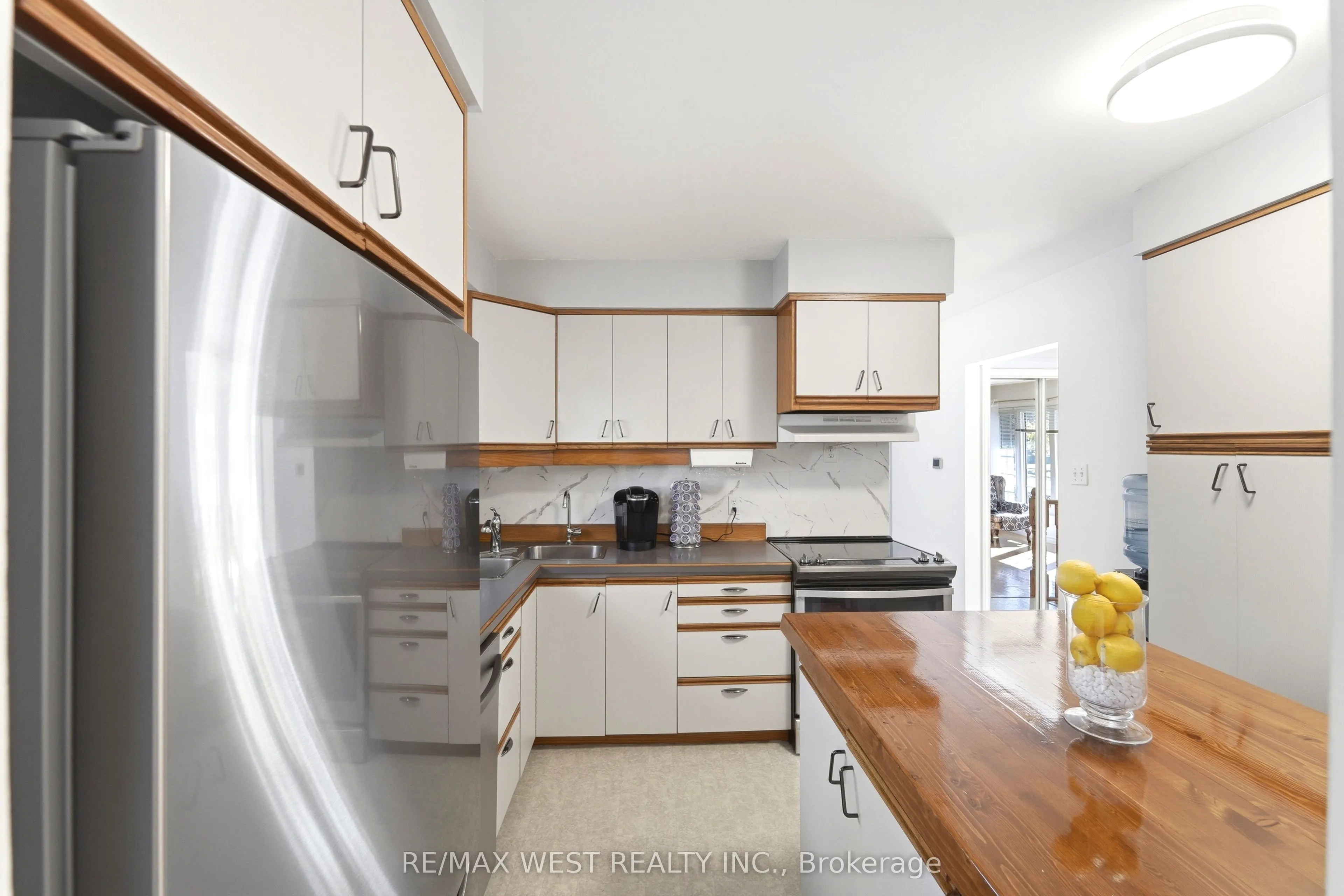 1380 Queen's Boulevard