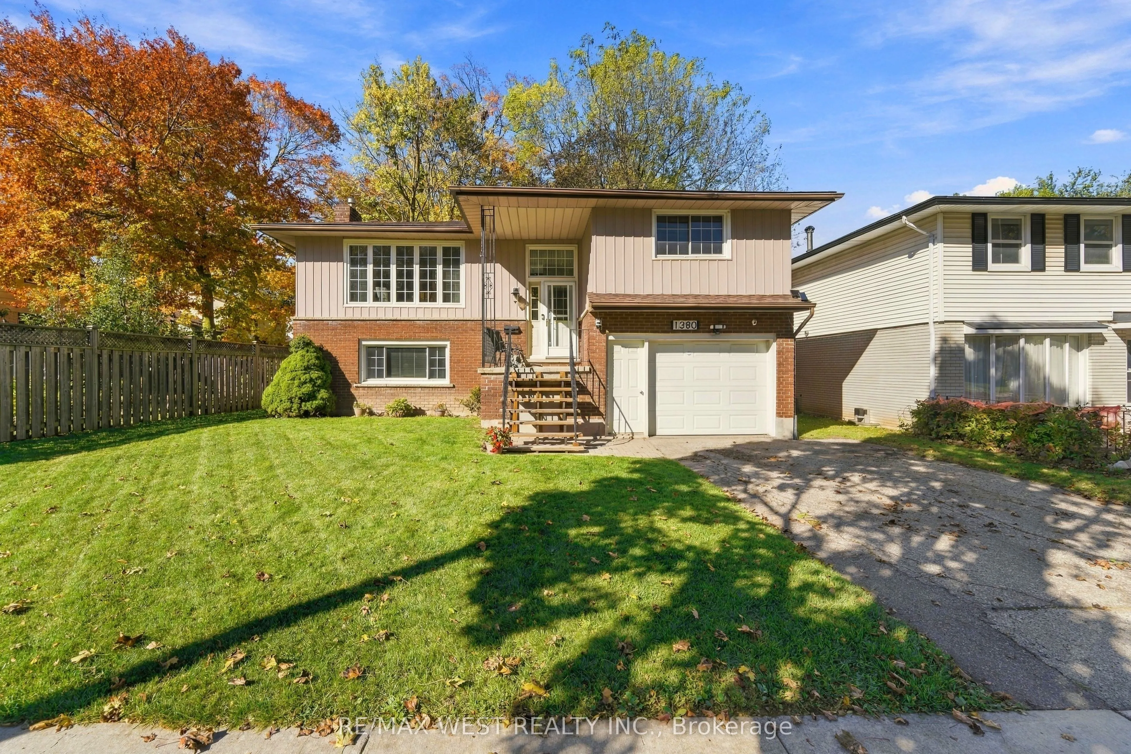 1380 Queen's Boulevard