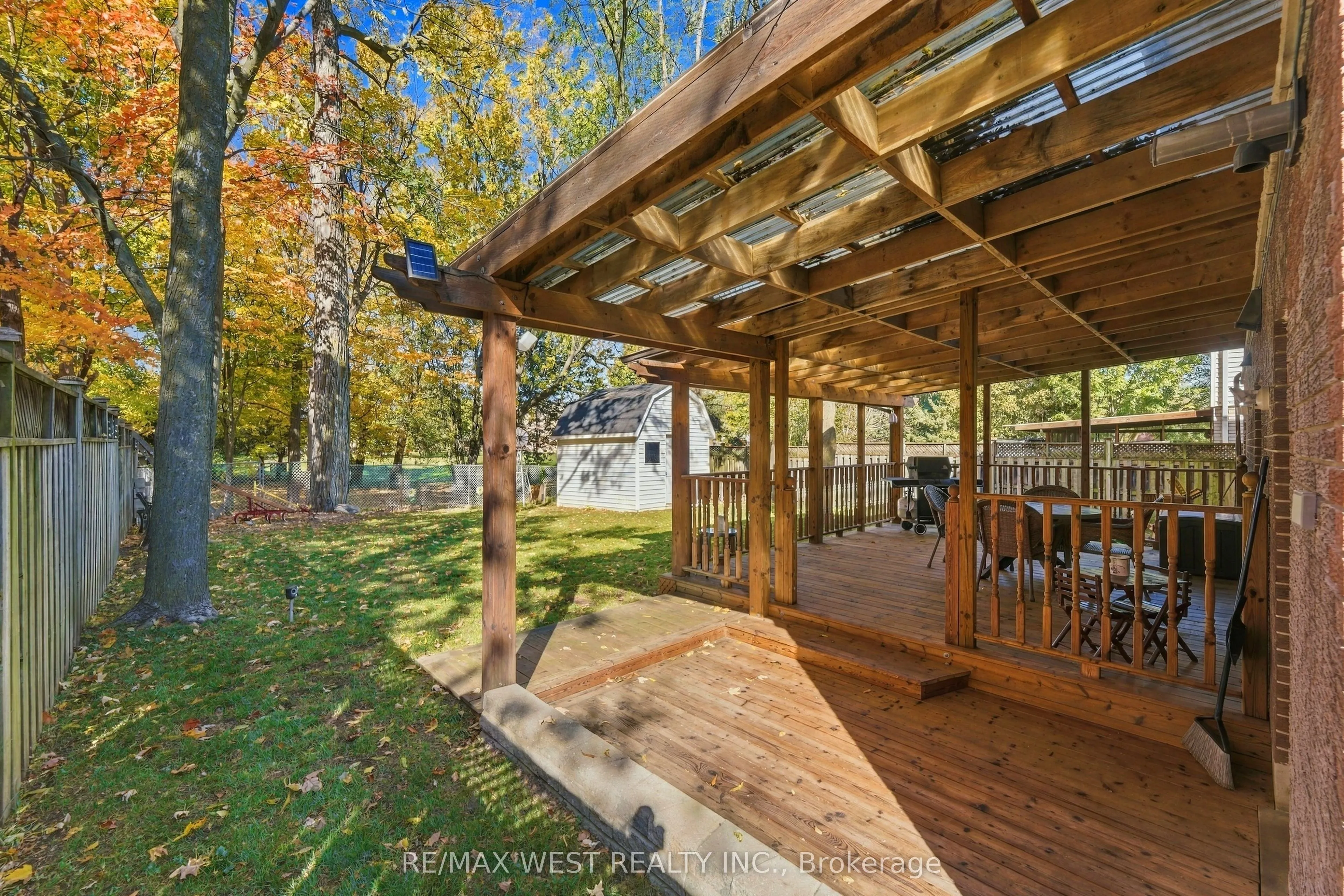 1380 Queen's Boulevard