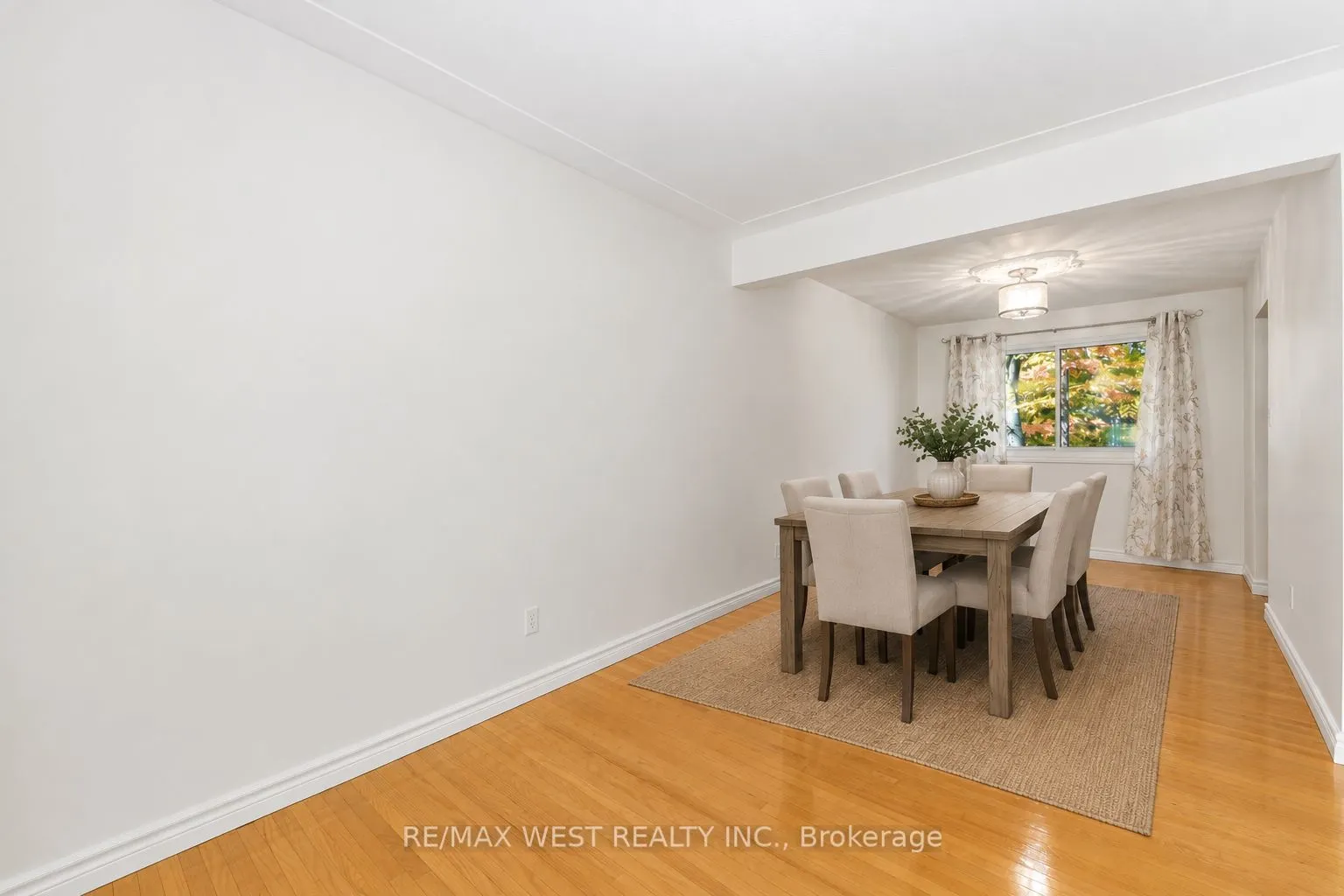 1380 Queen's Boulevard
