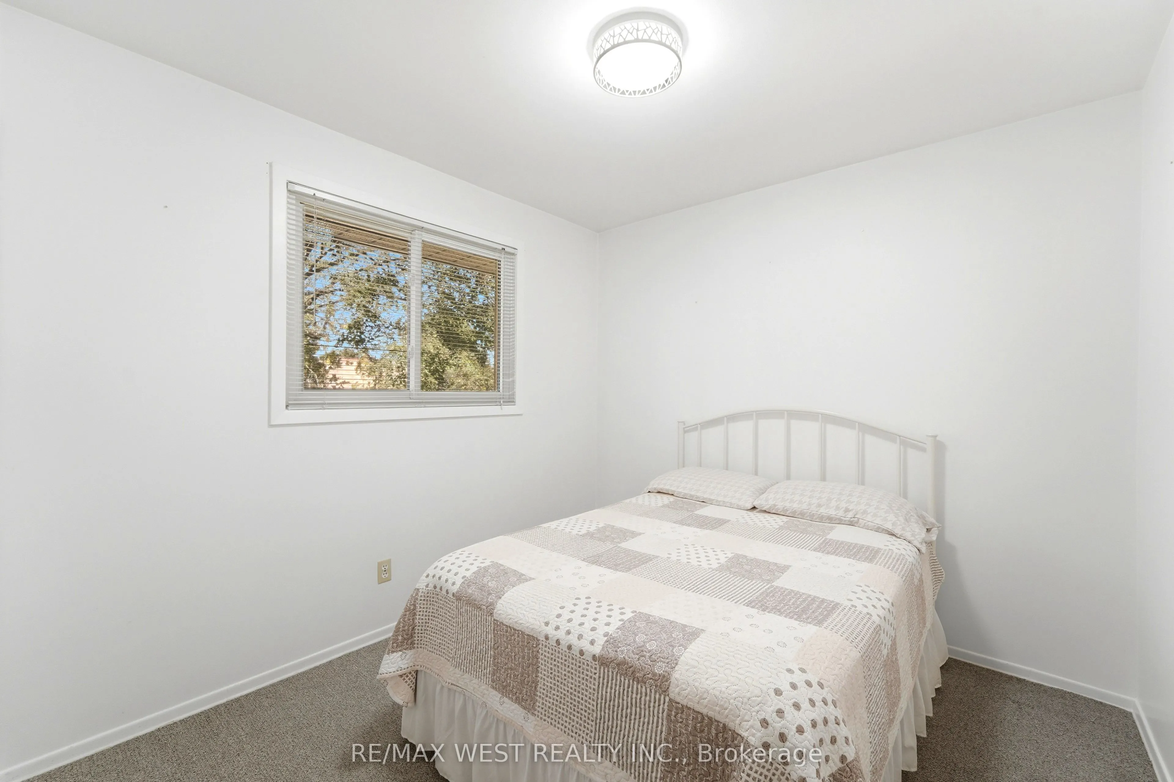 1380 Queen's Boulevard