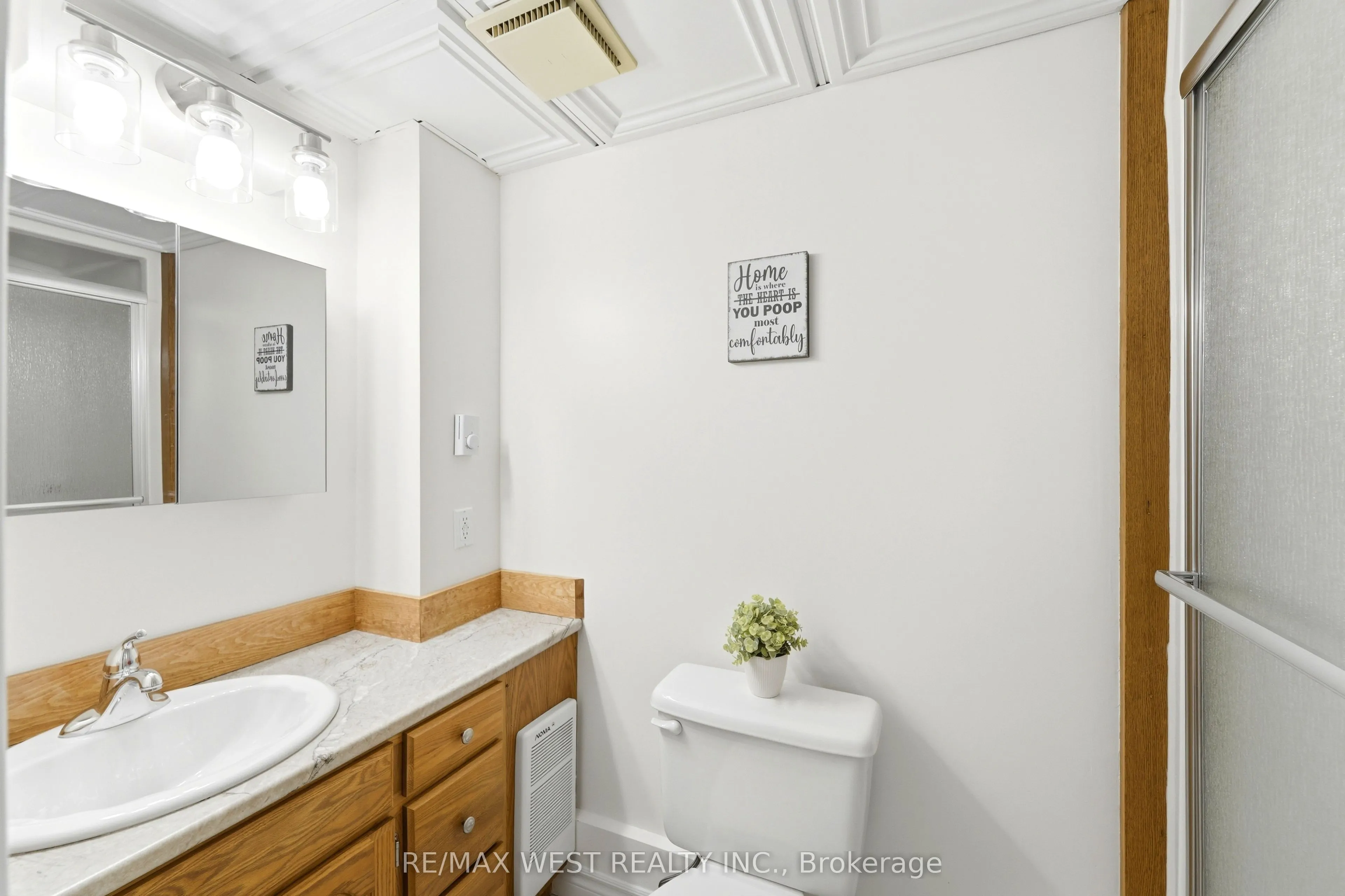 1380 Queen's Boulevard