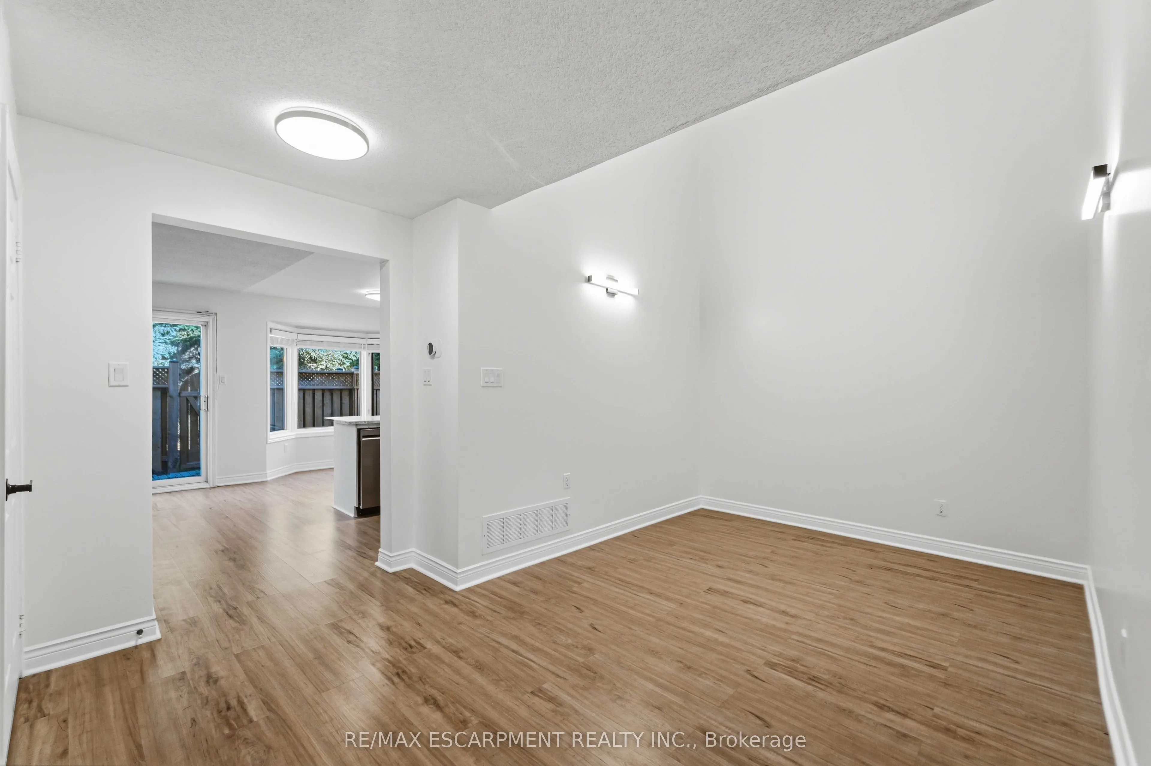 320 Hamilton Drive #10