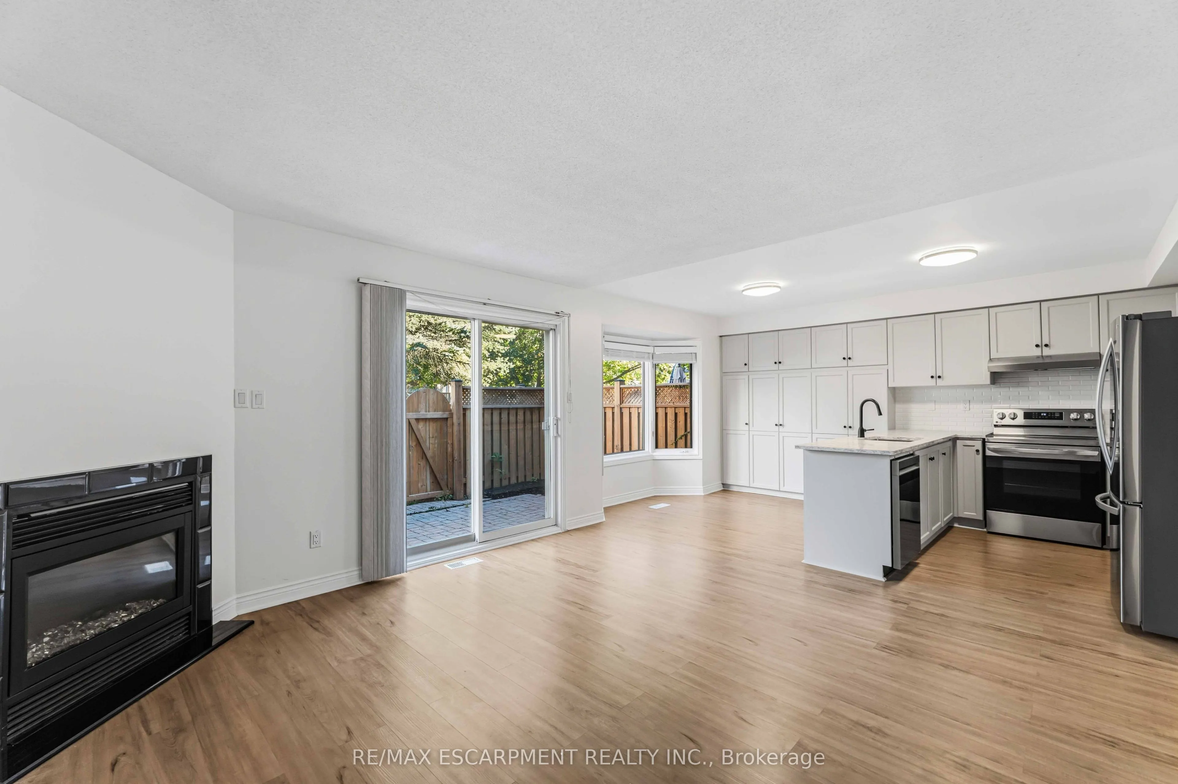 320 Hamilton Drive #10