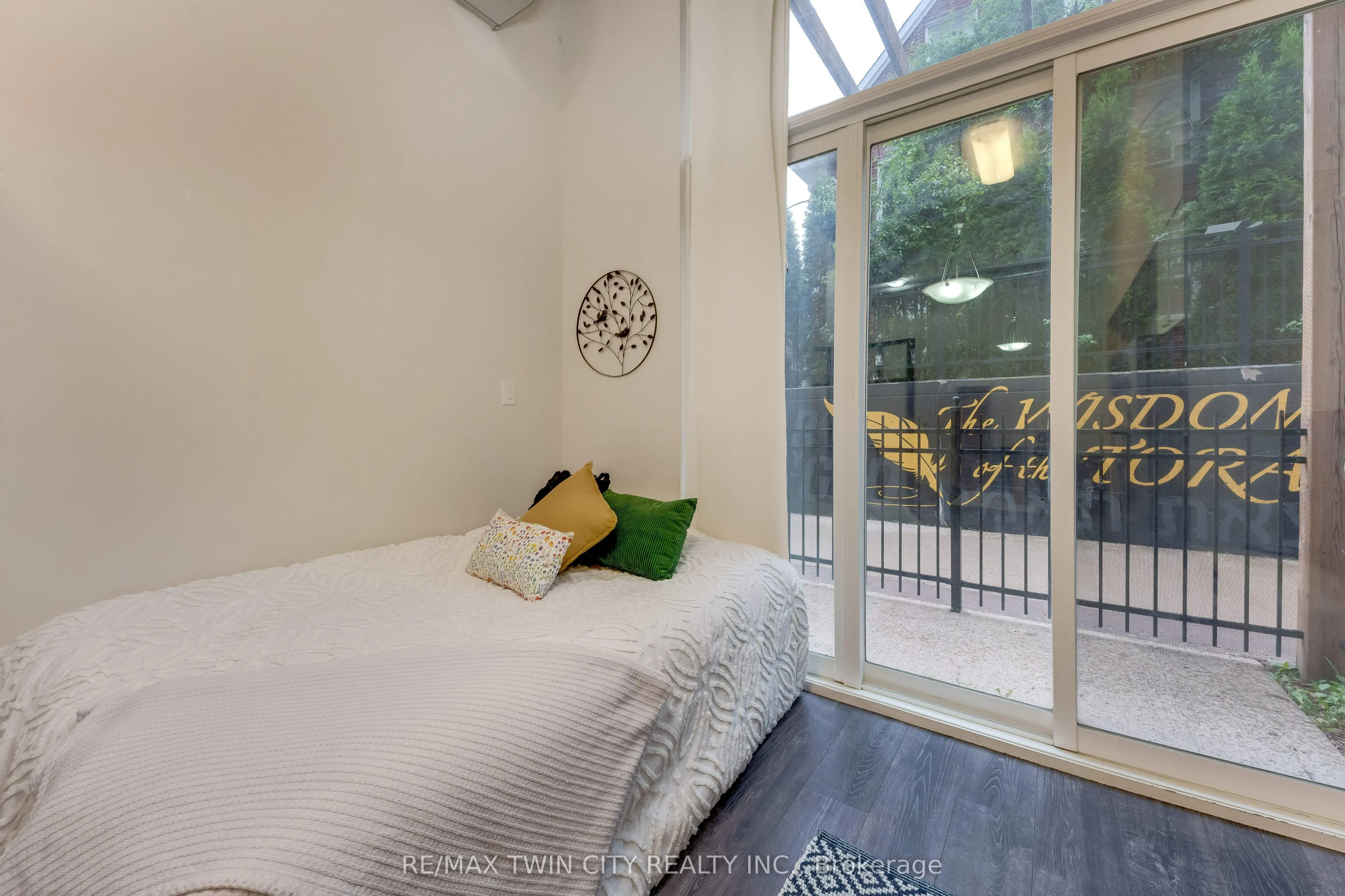 253 Albert Street #103