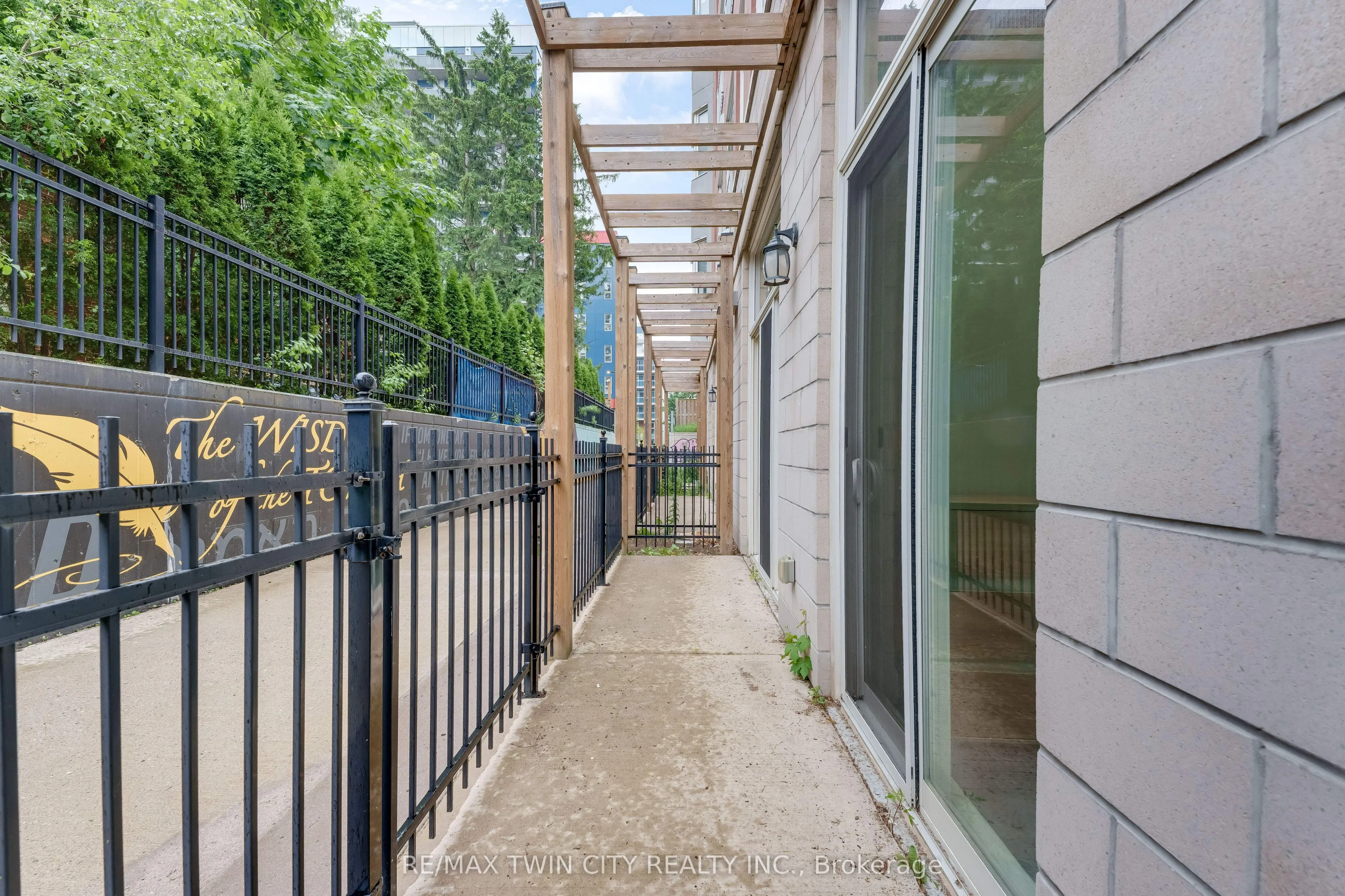 253 Albert Street #103