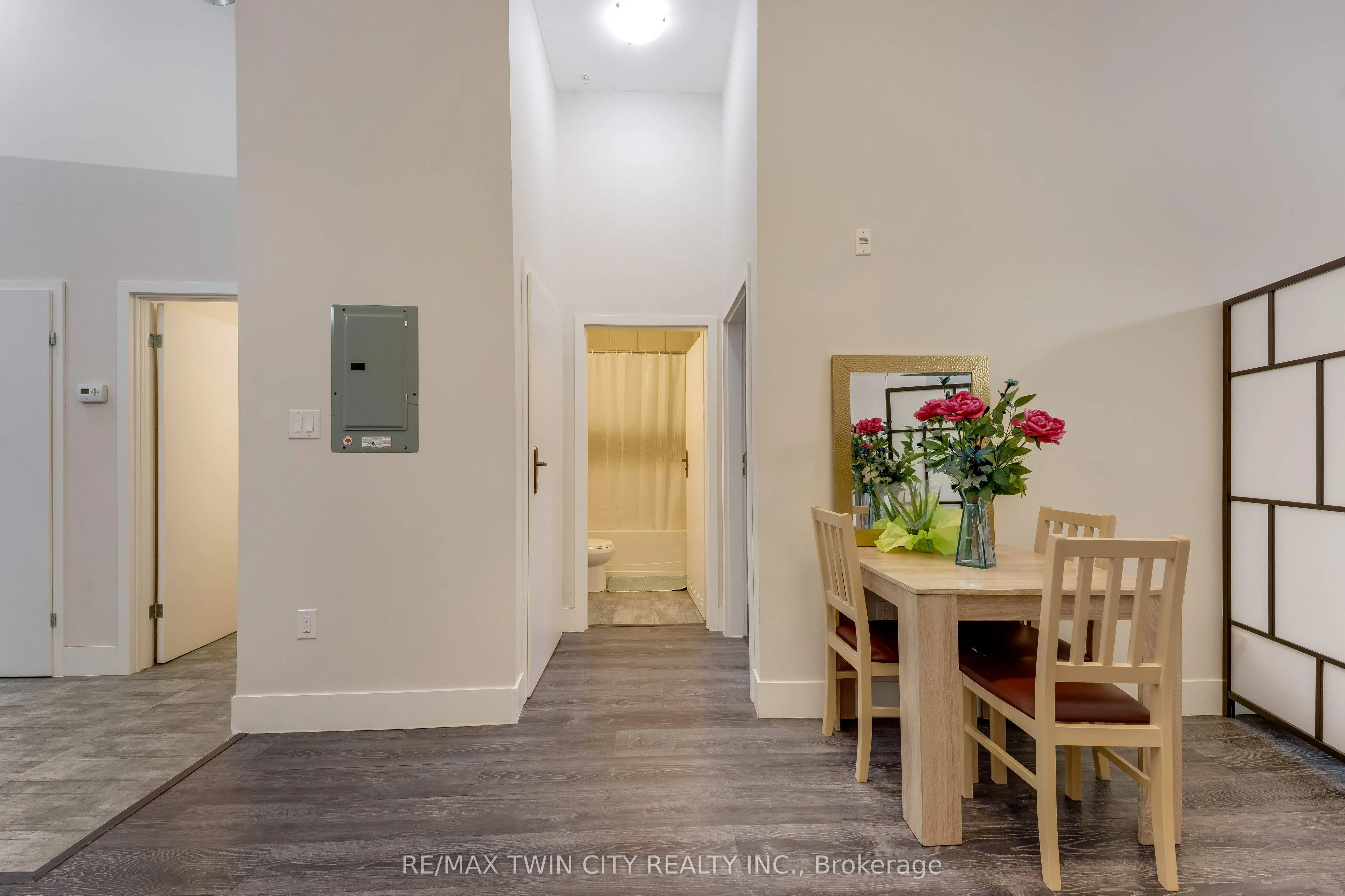 253 Albert Street #103