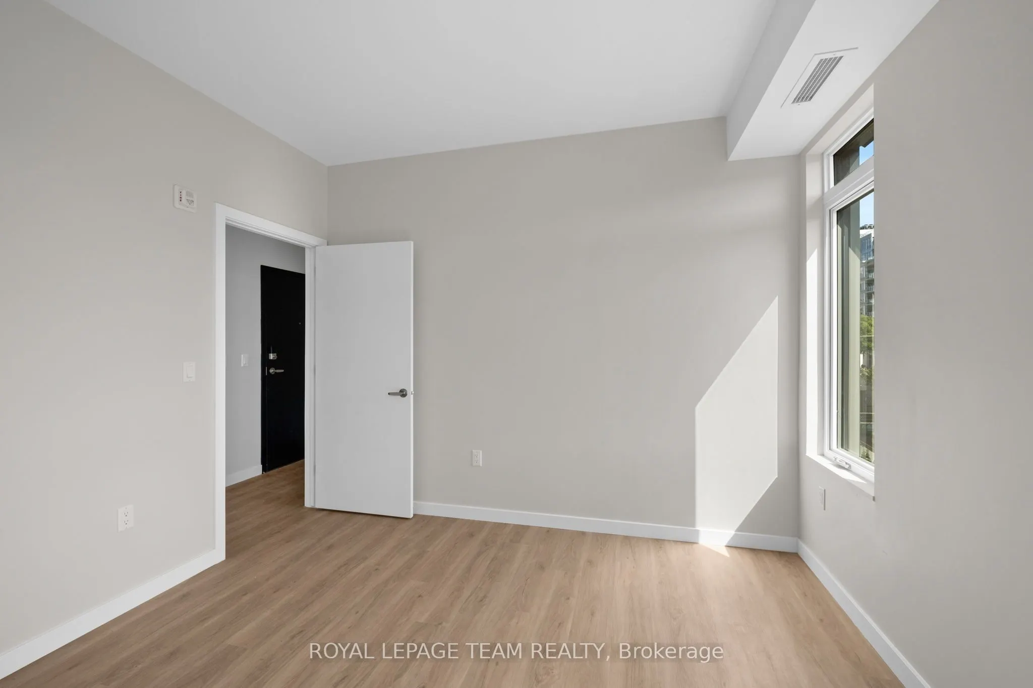 370 Athlone Avenue #202