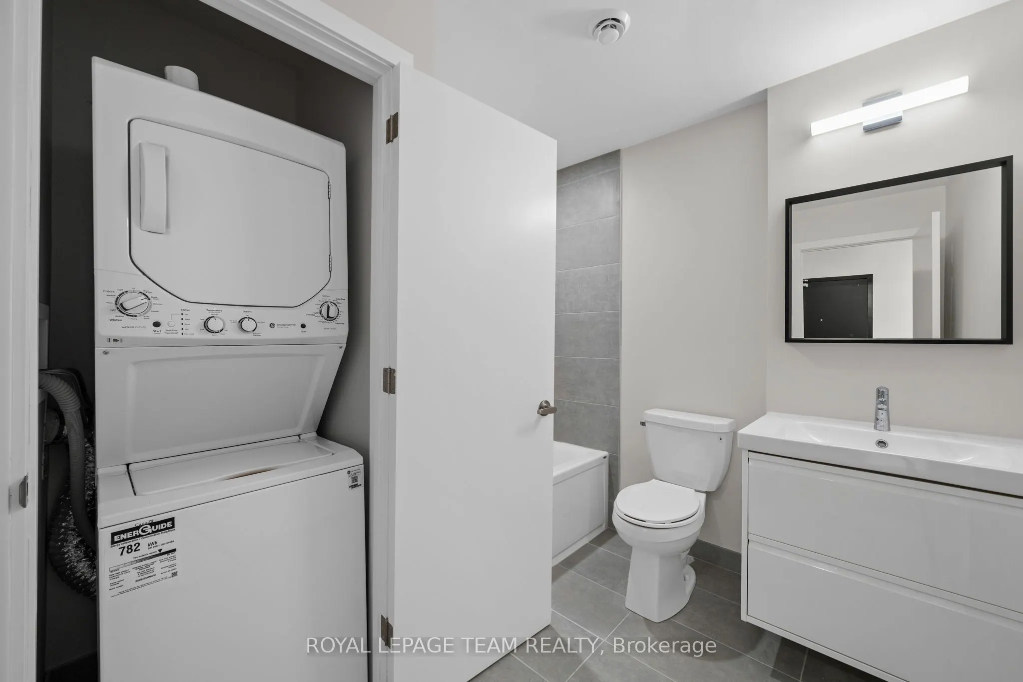370 Athlone Avenue #202