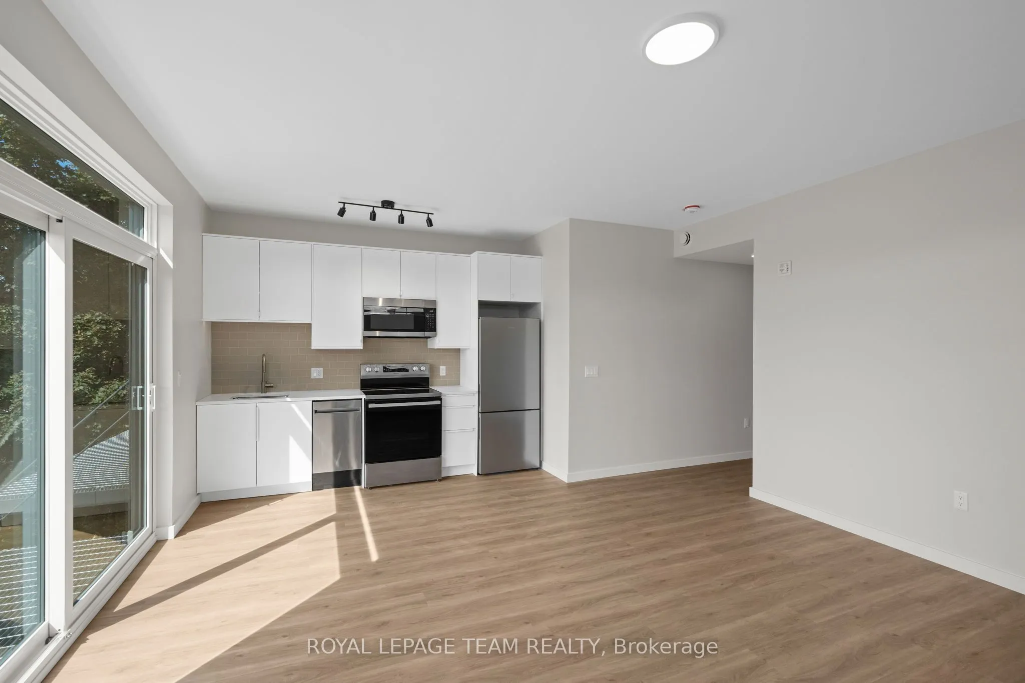 370 Athlone Avenue #202