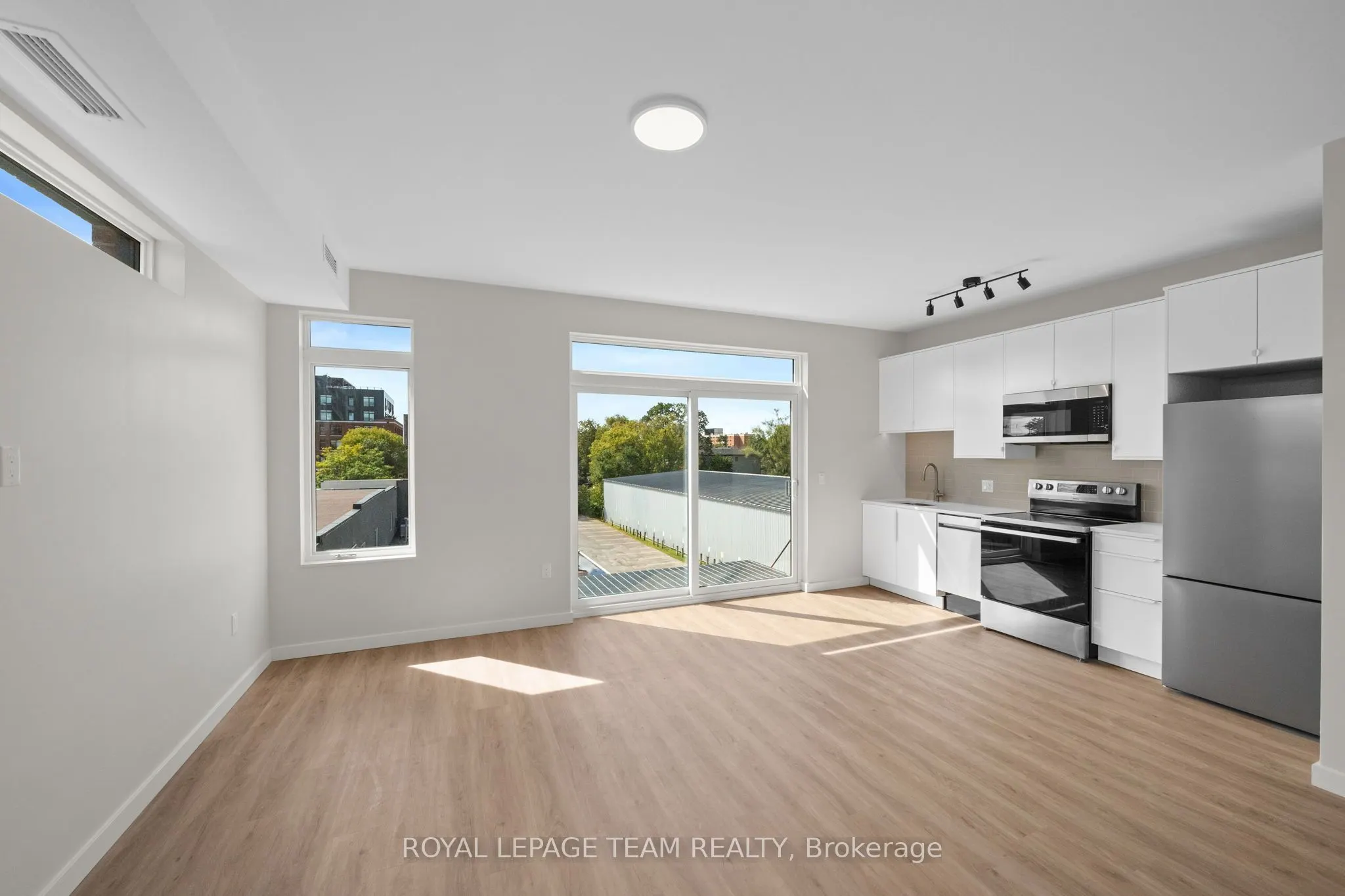 370 Athlone Avenue #202