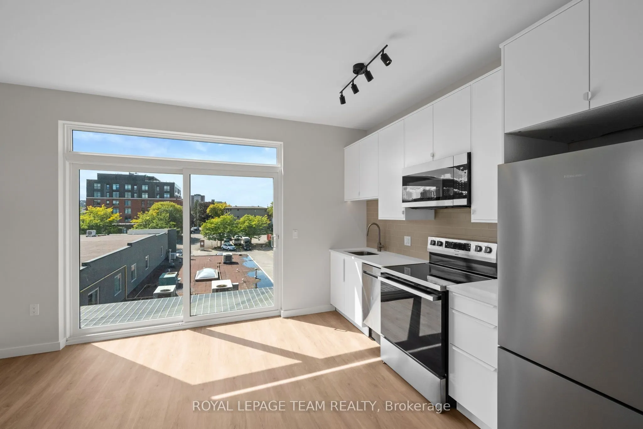 370 Athlone Avenue #202