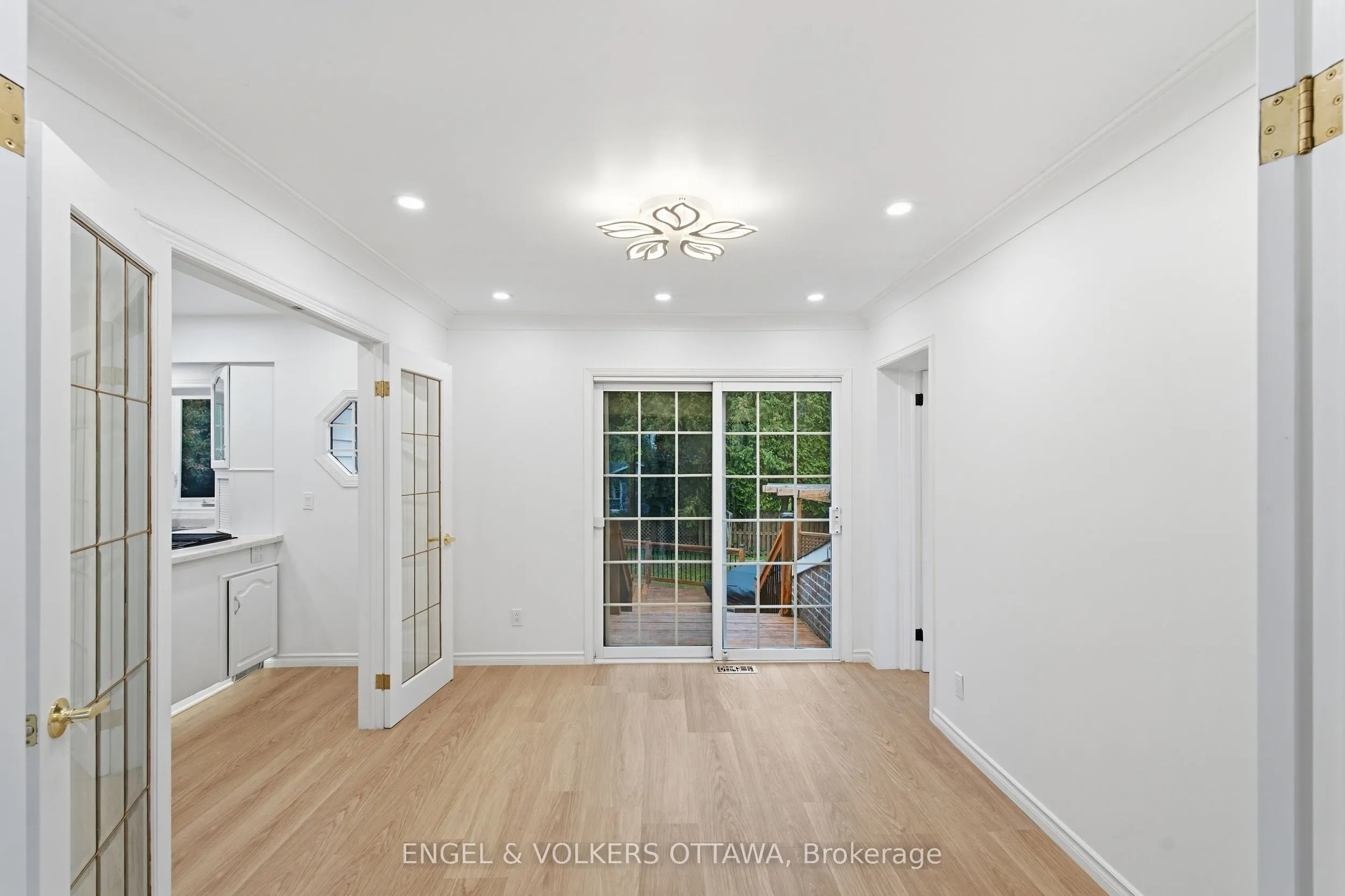 5293 Mclean Crescent