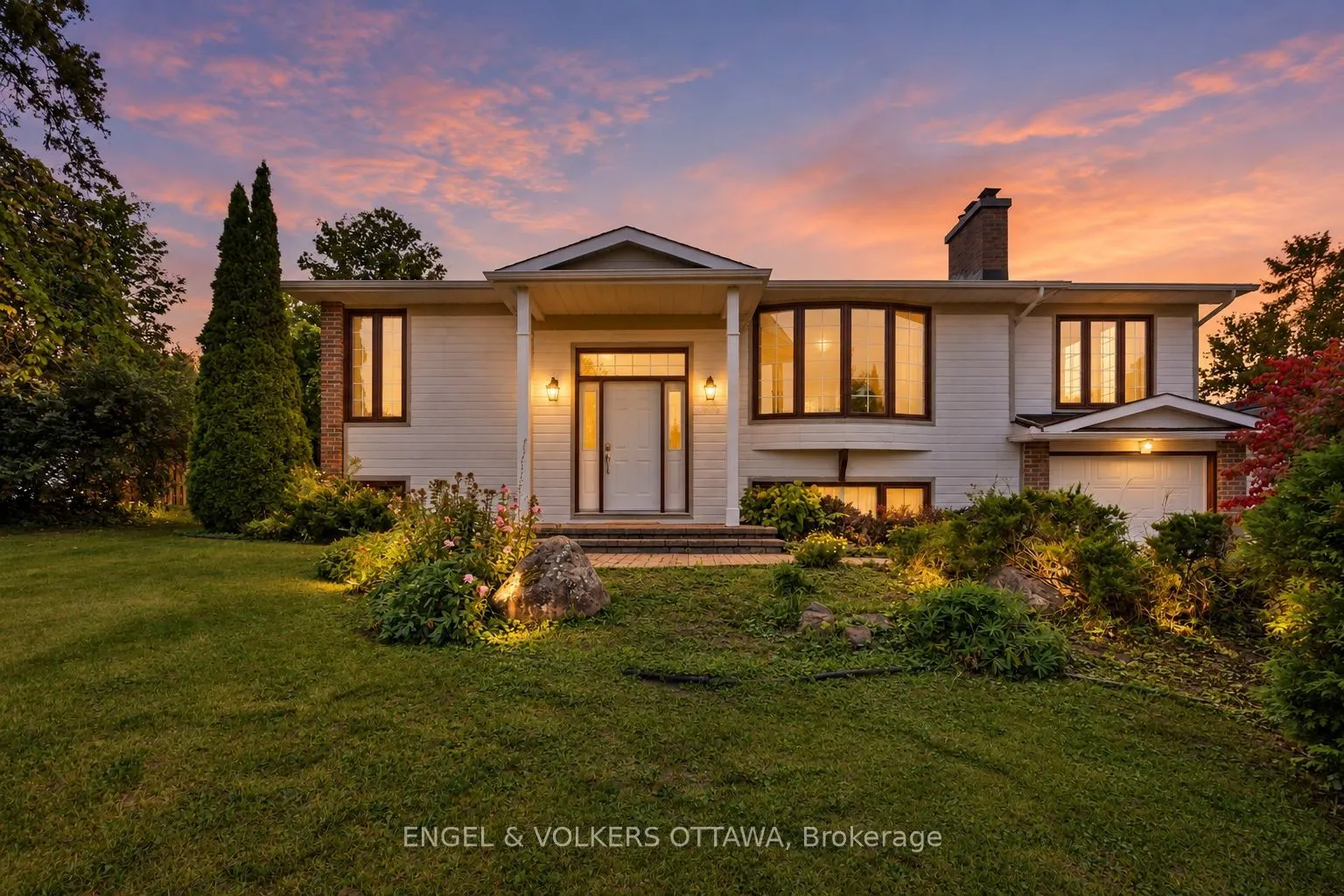 5293 Mclean Crescent