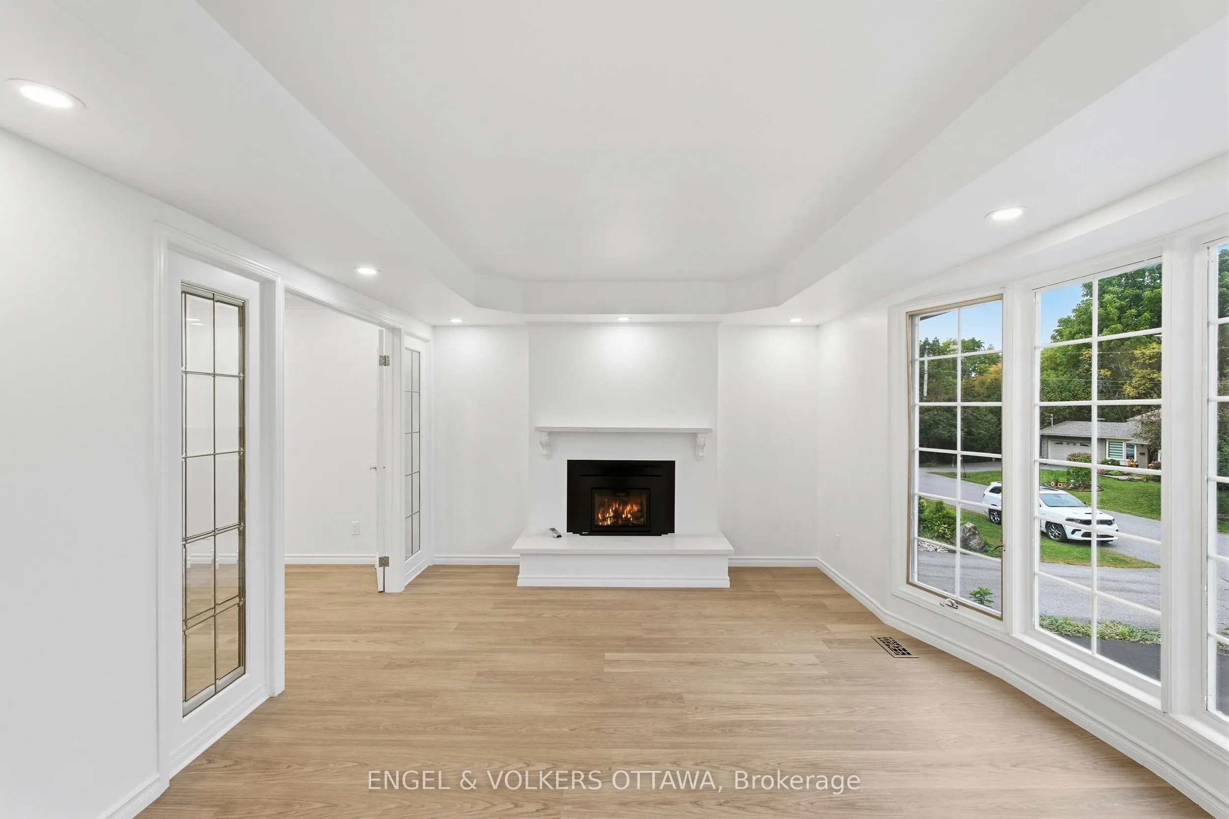 5293 Mclean Crescent