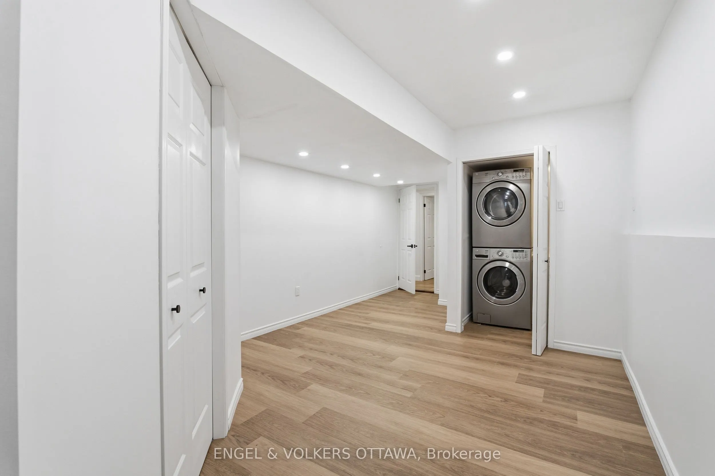 5293 Mclean Crescent