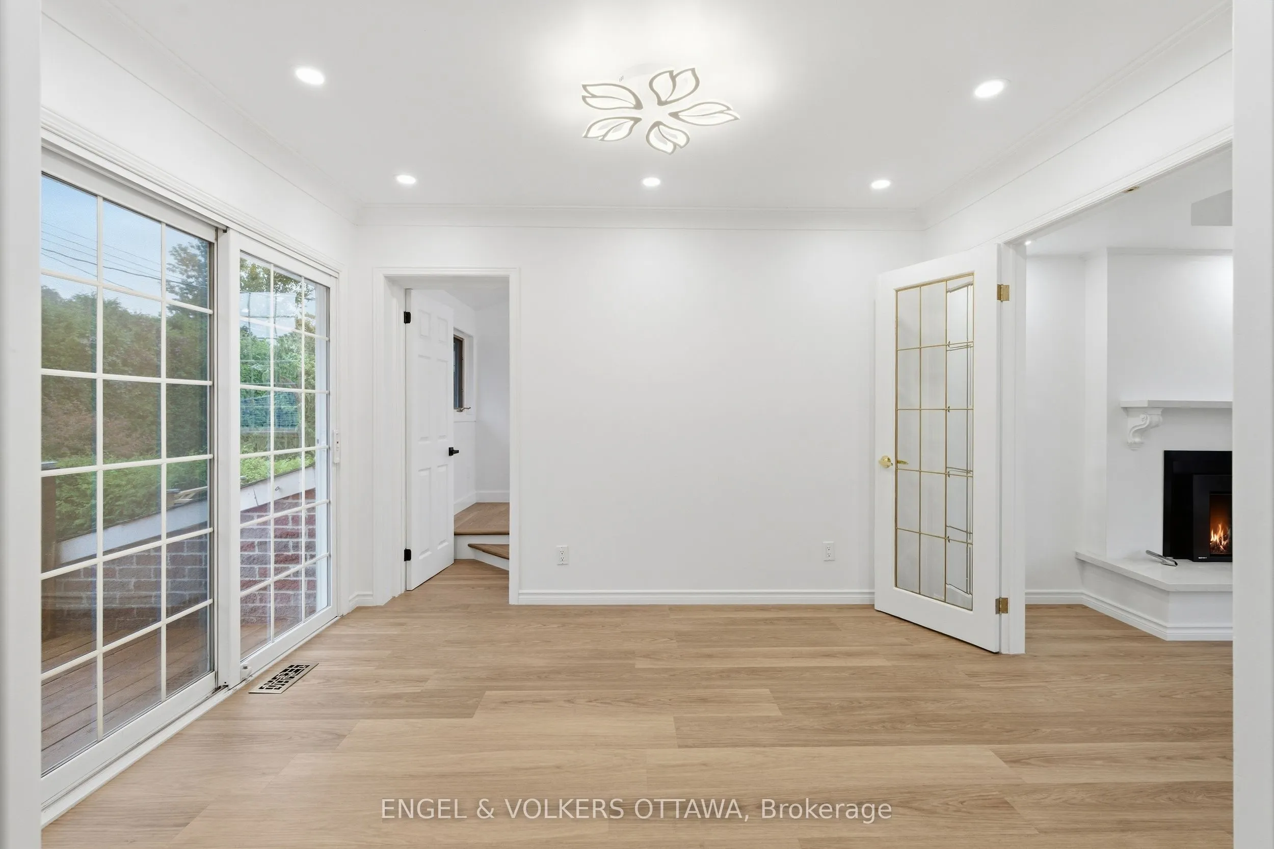5293 Mclean Crescent