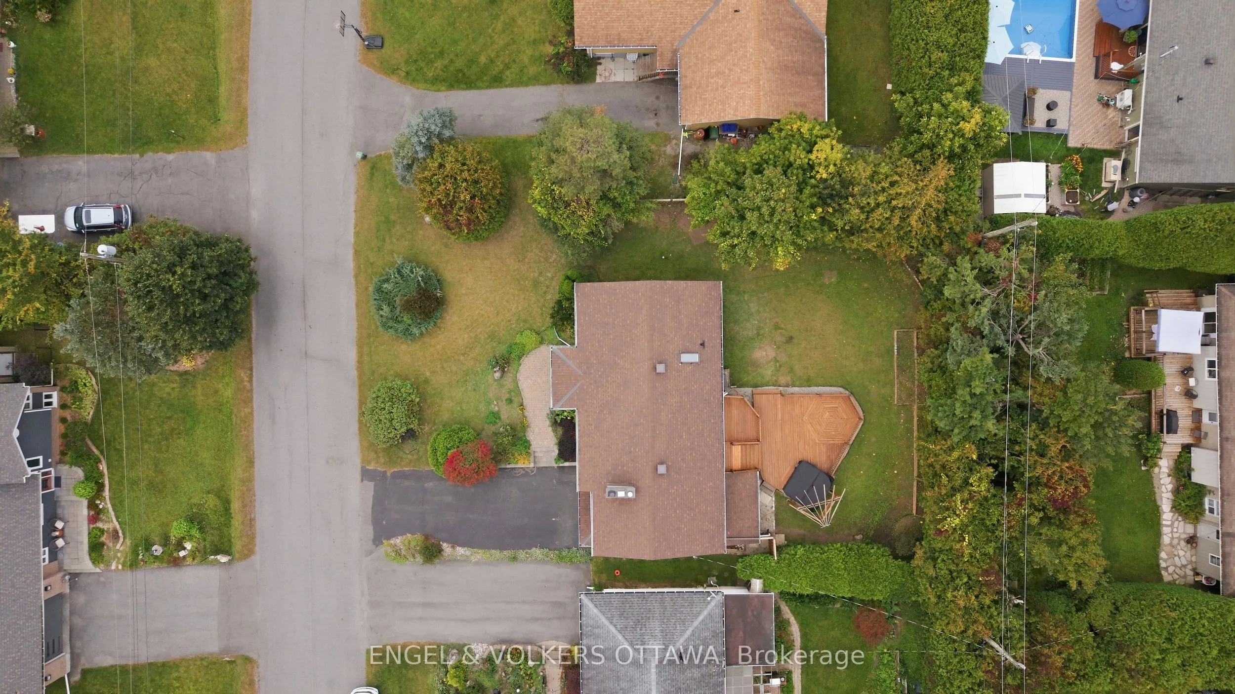 5293 Mclean Crescent