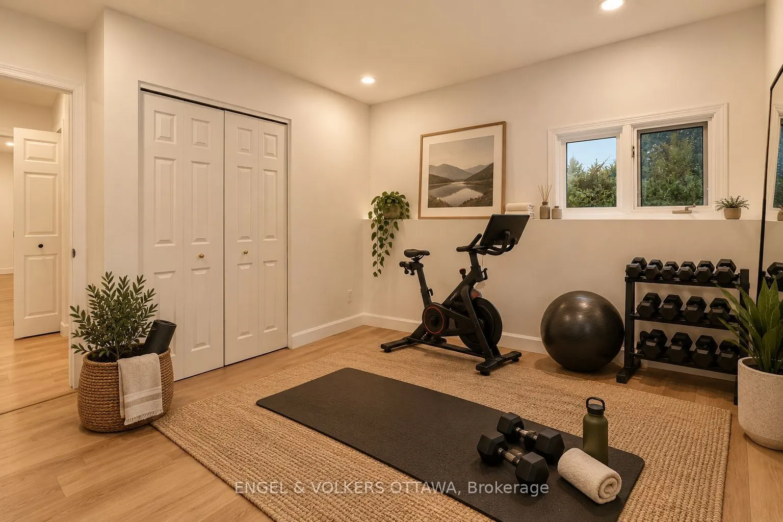 5293 Mclean Crescent