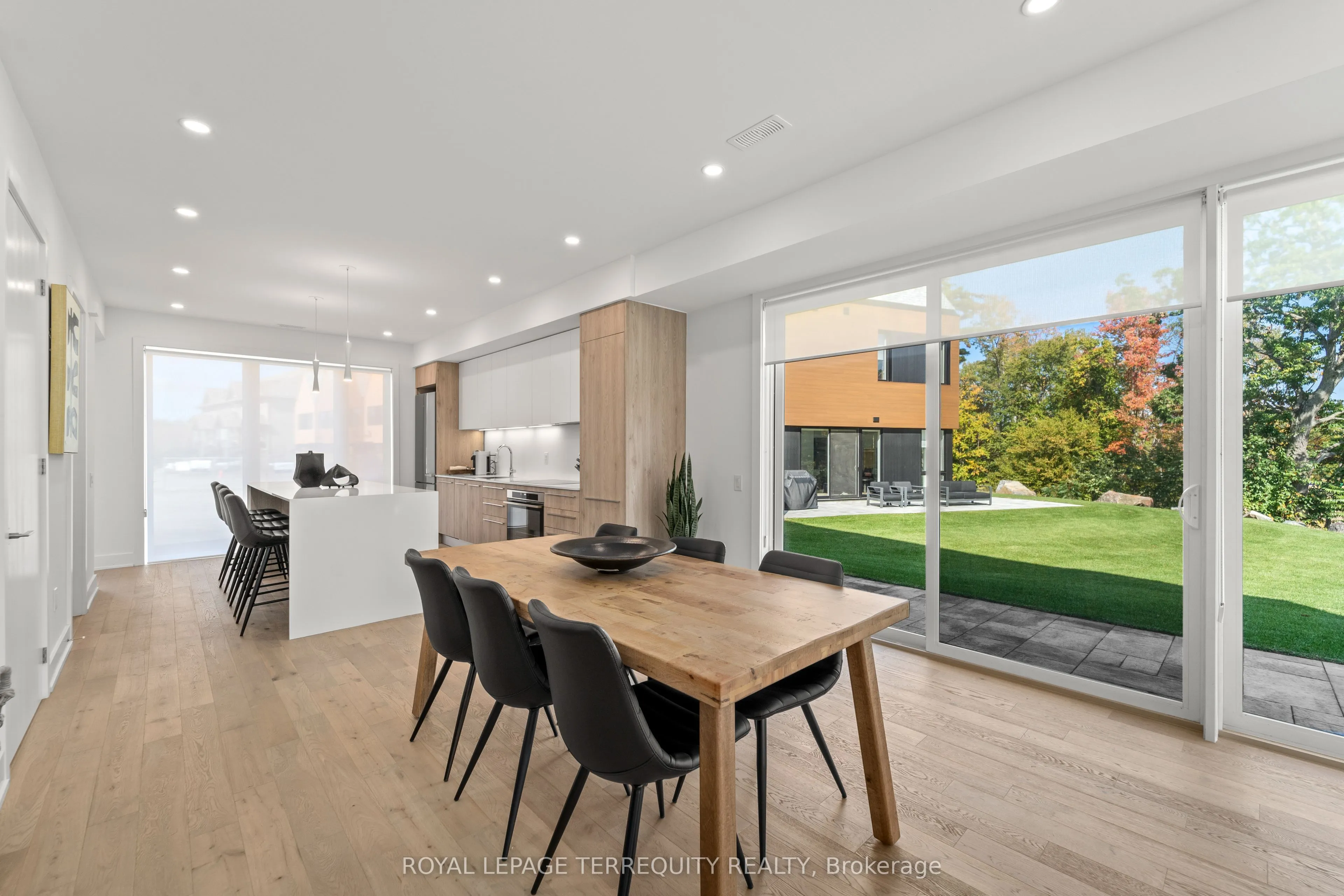 35 Rockmount Crescent