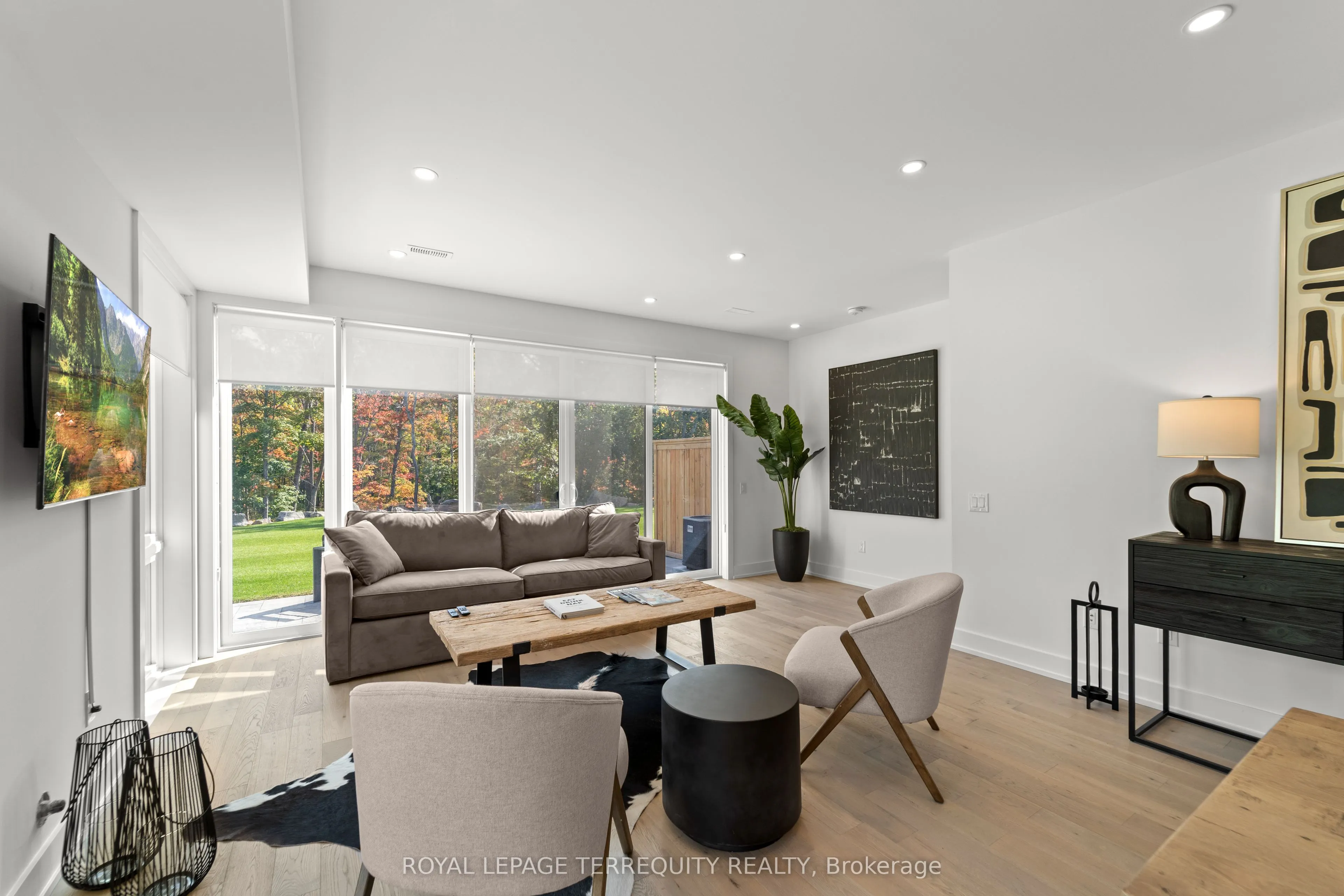 35 Rockmount Crescent