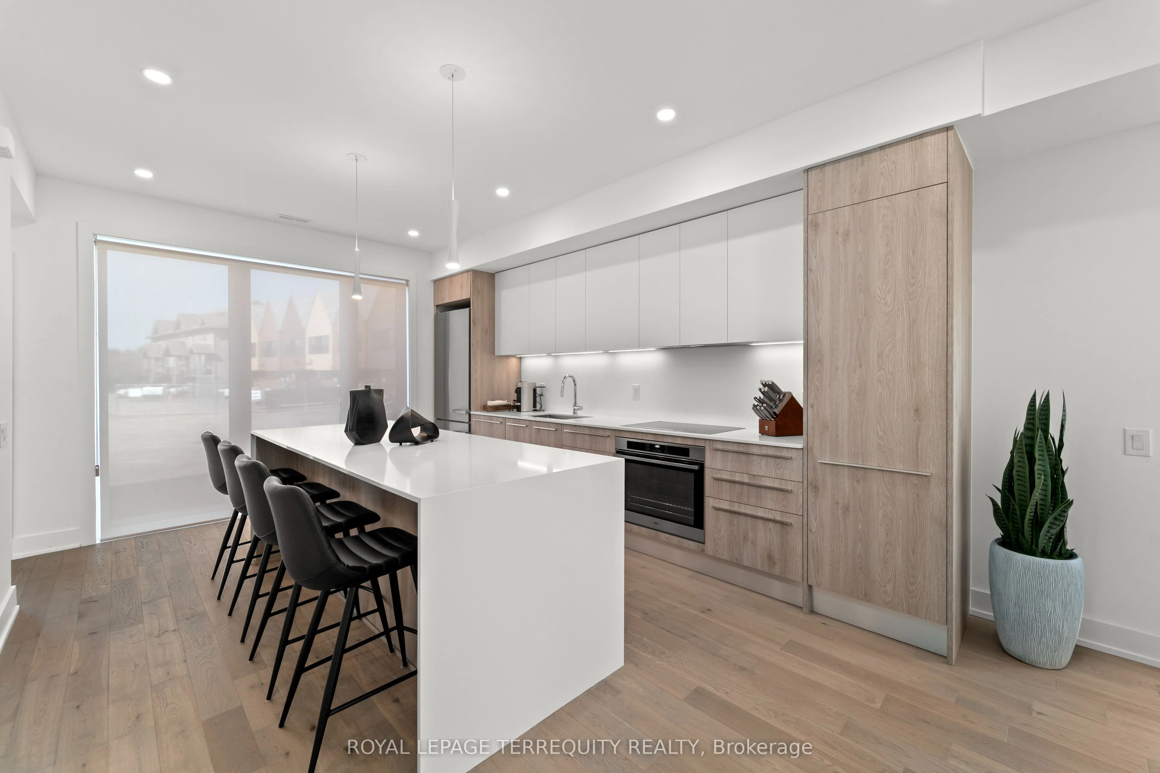35 Rockmount Crescent