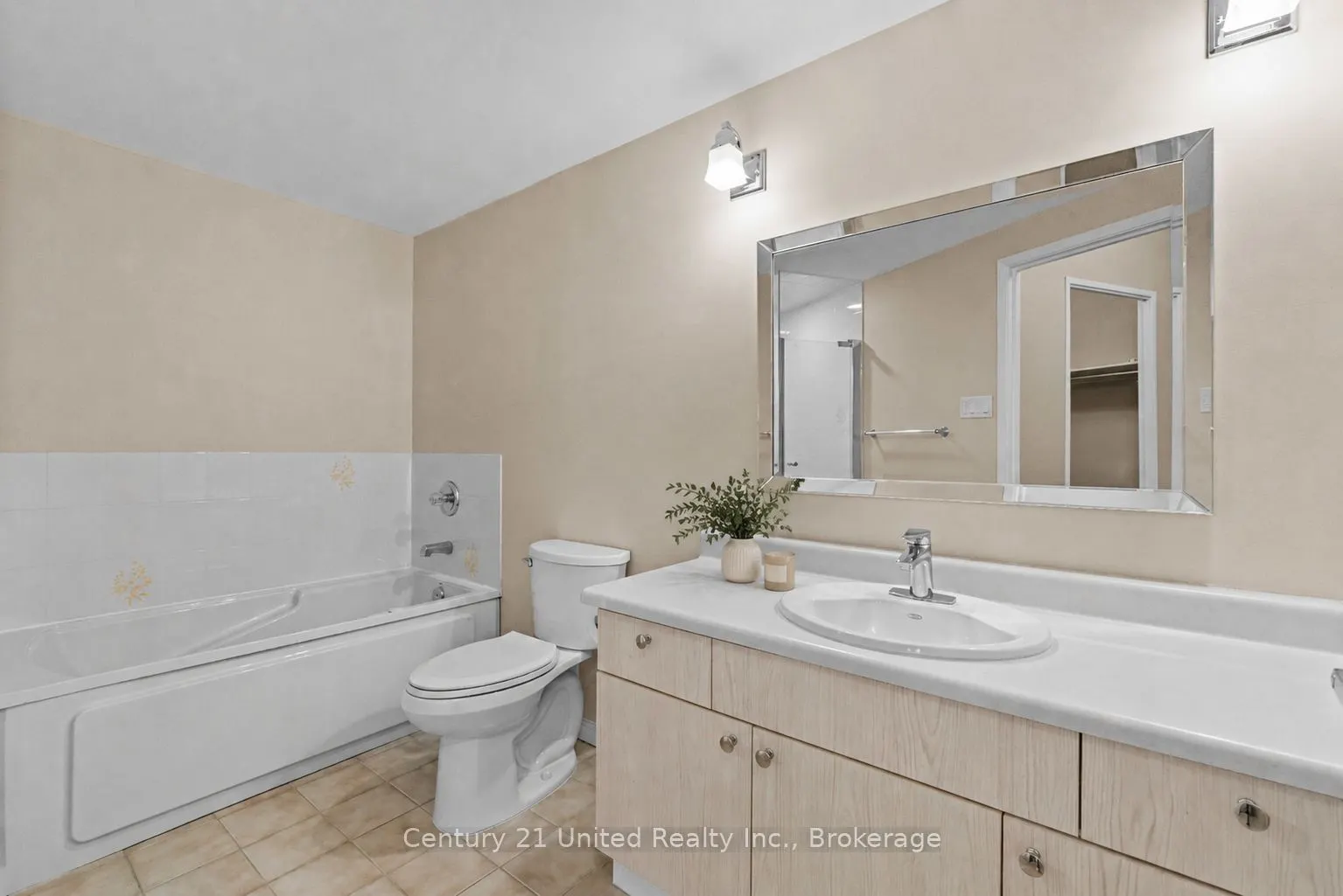 2 George Street N #104