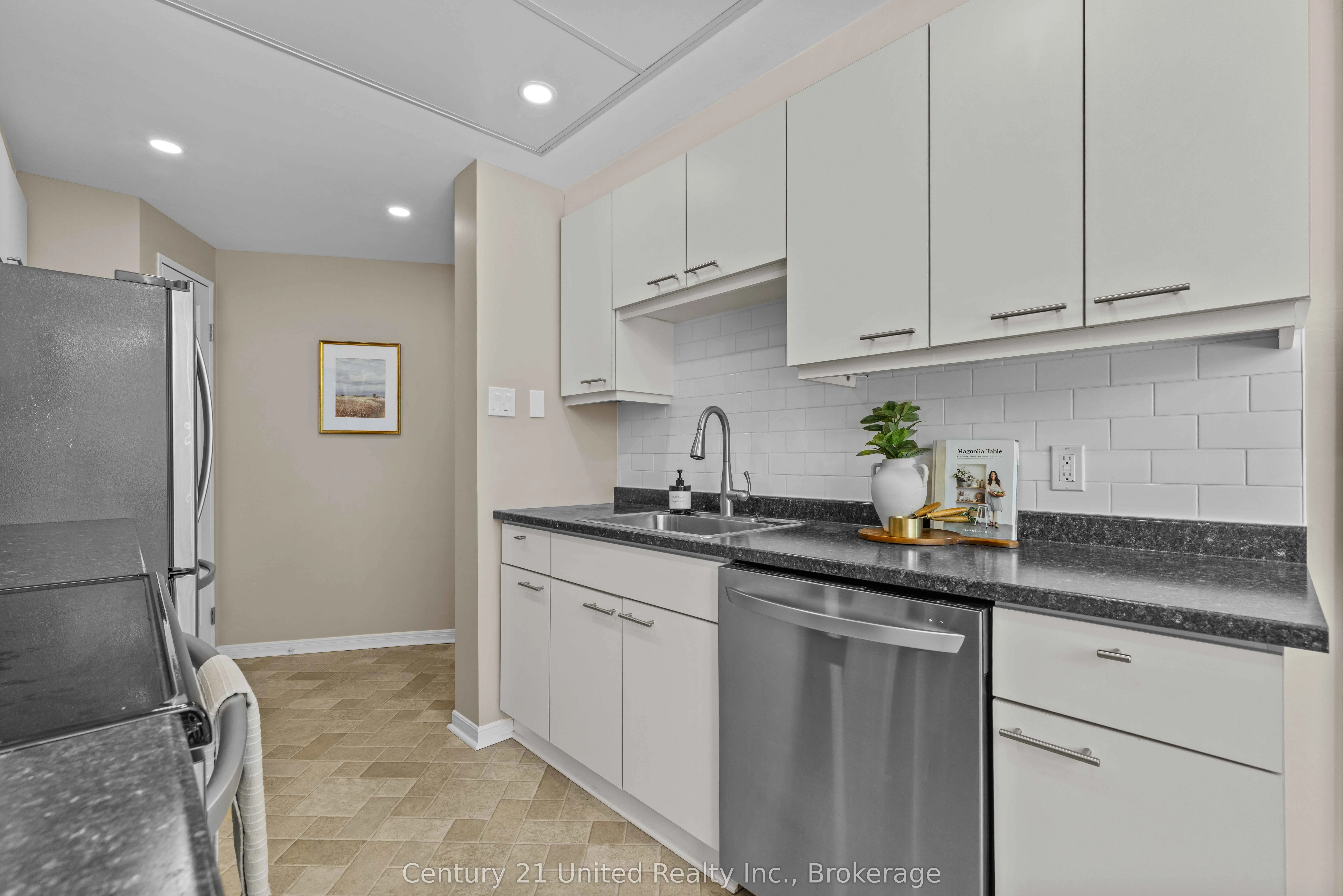 2 George Street N #104