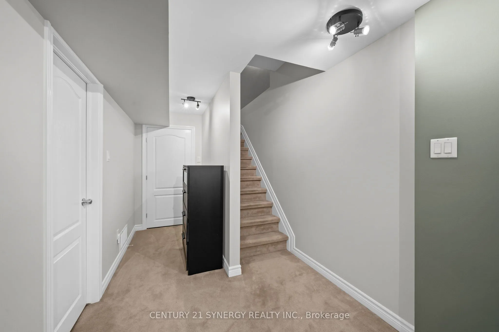 512 Cherokee Way