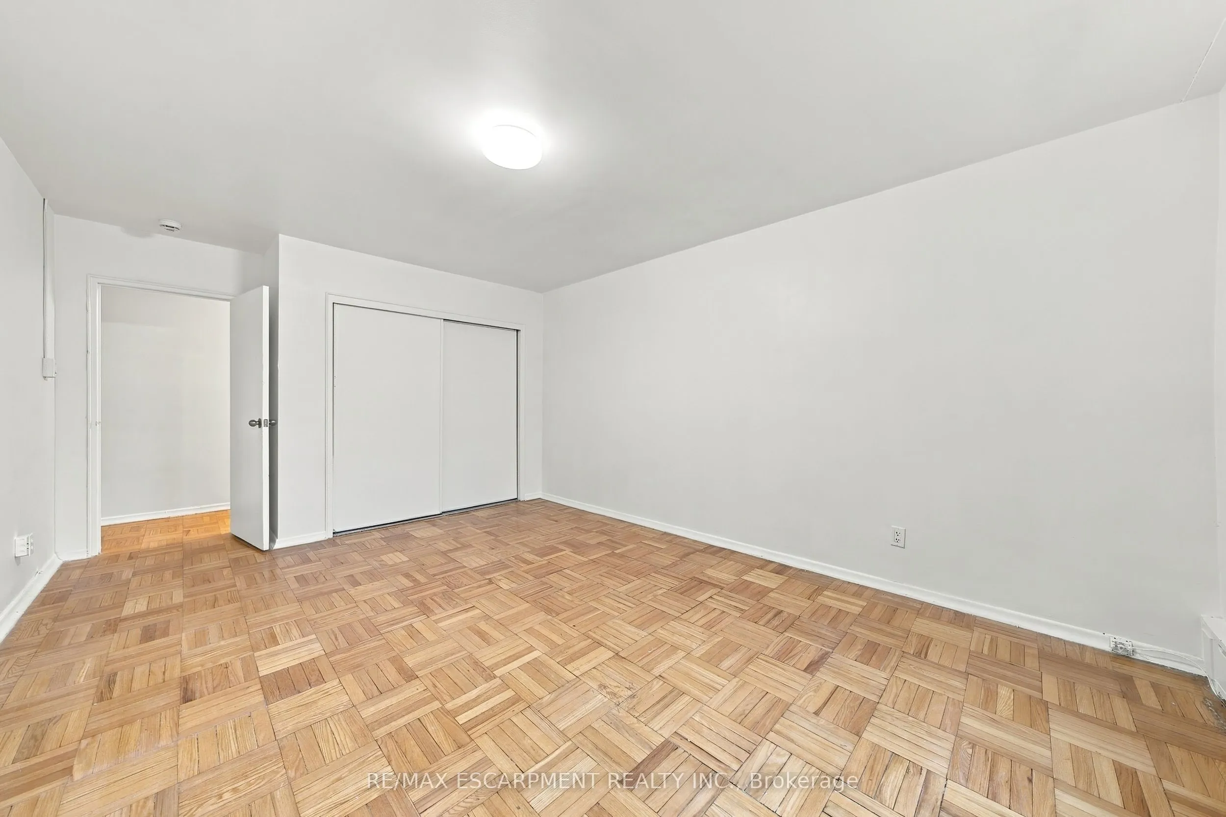 325A James Street S #309