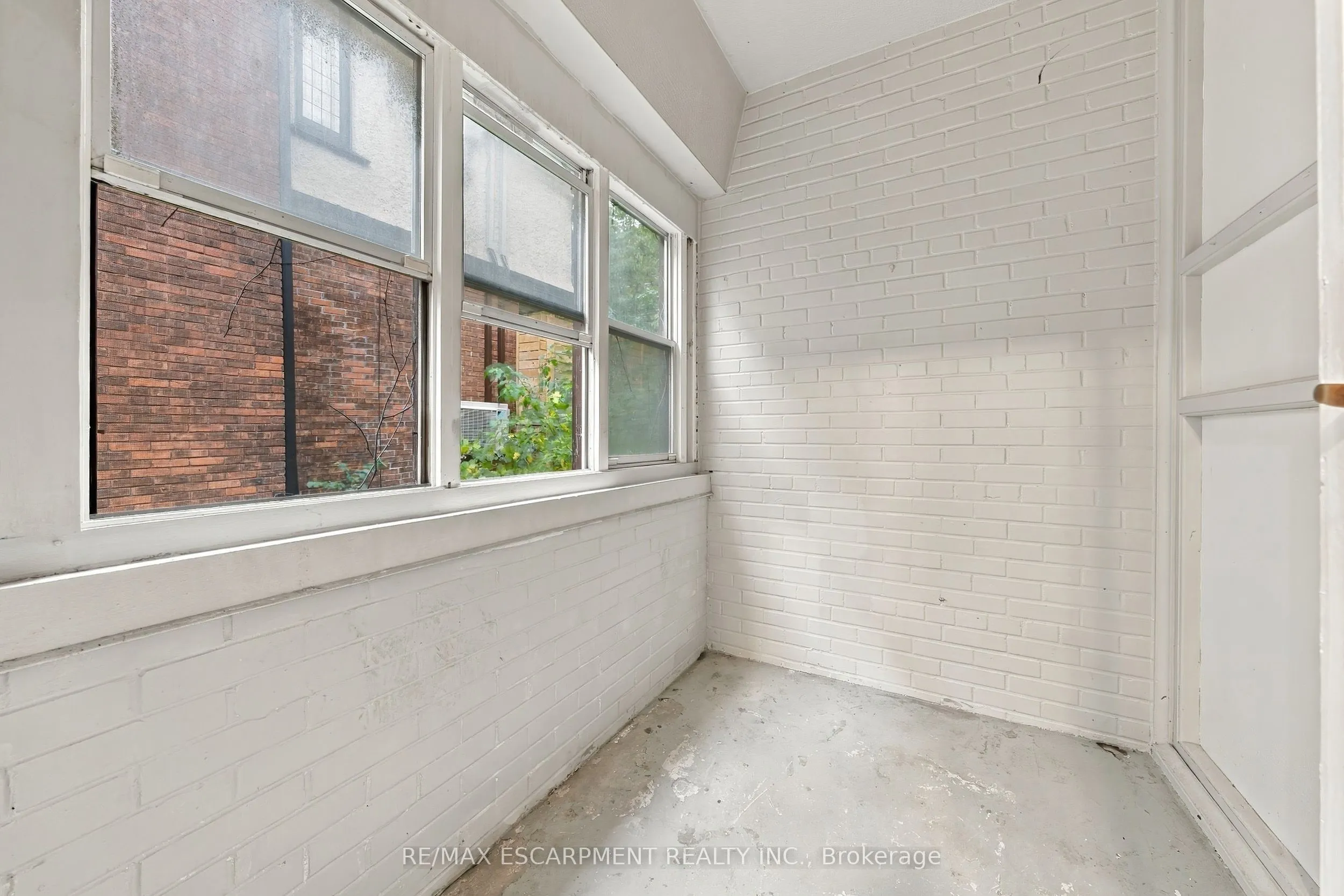 325A James Street S #309