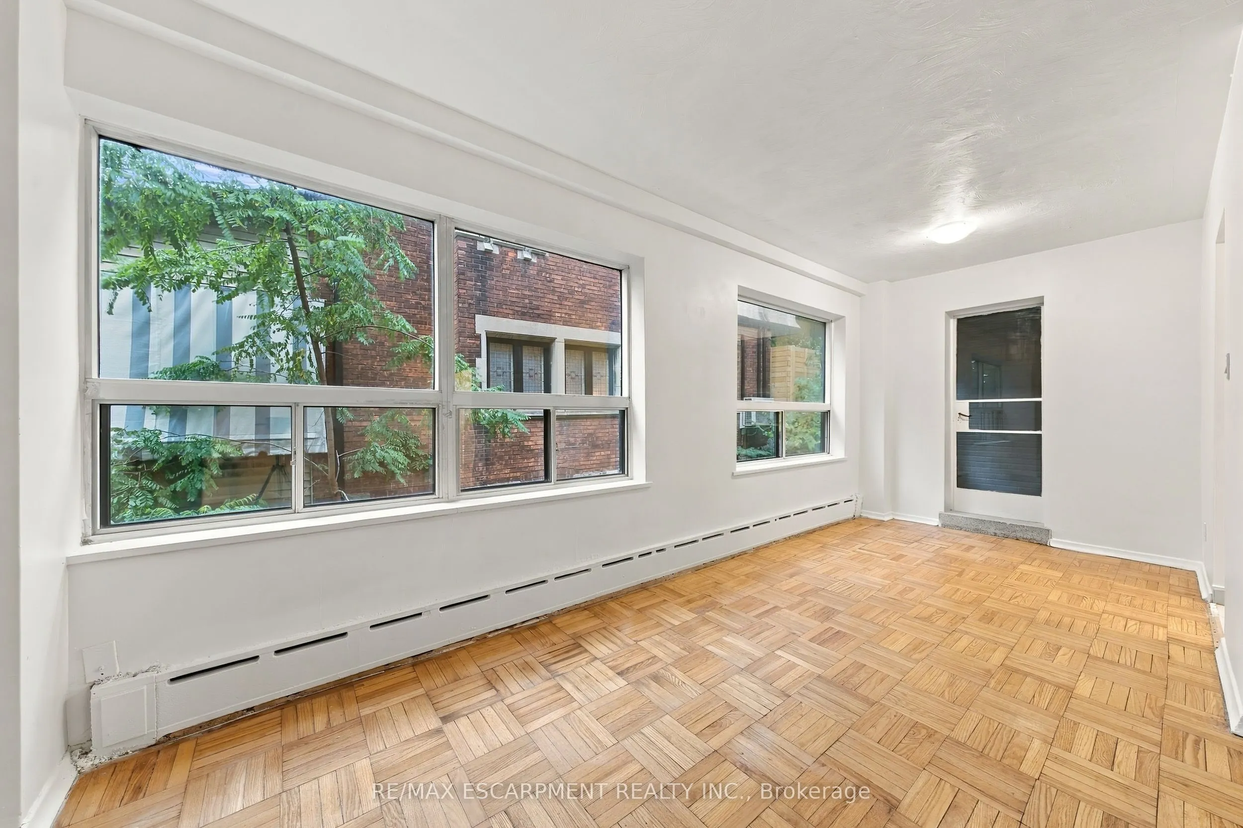325A James Street S #309