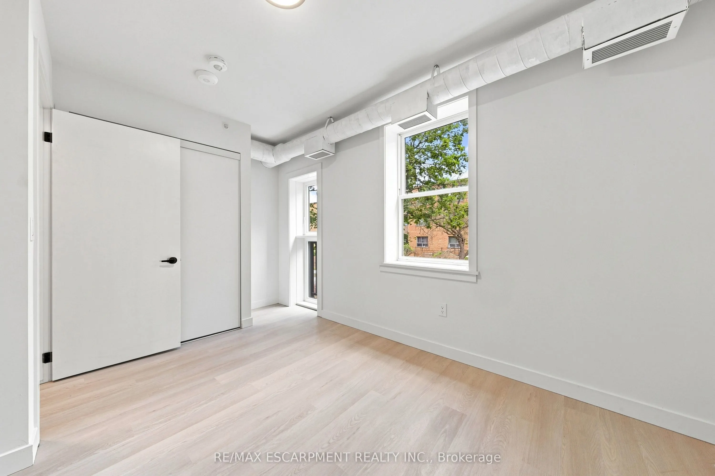 325 James Street S #210