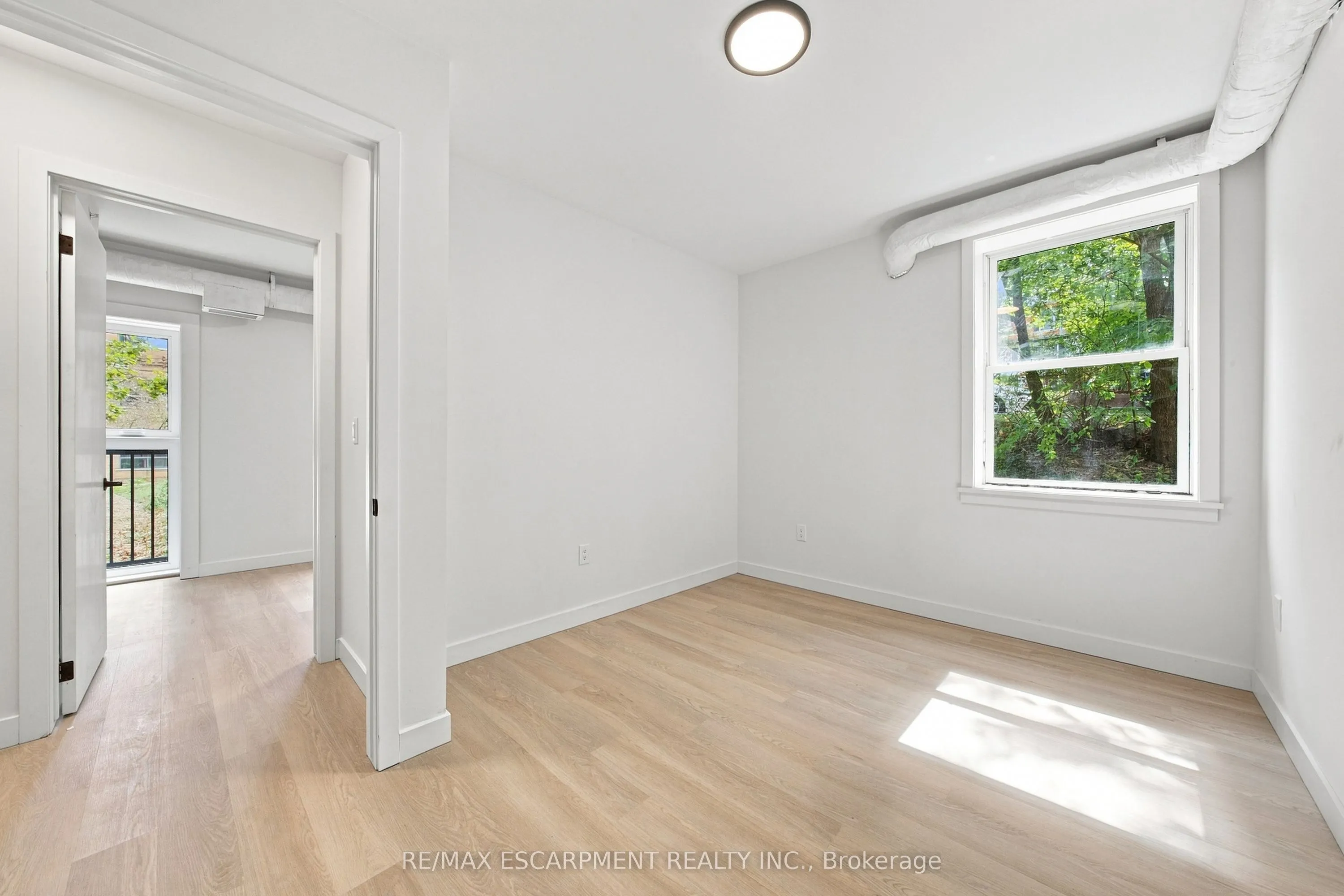 325 James Street S #210