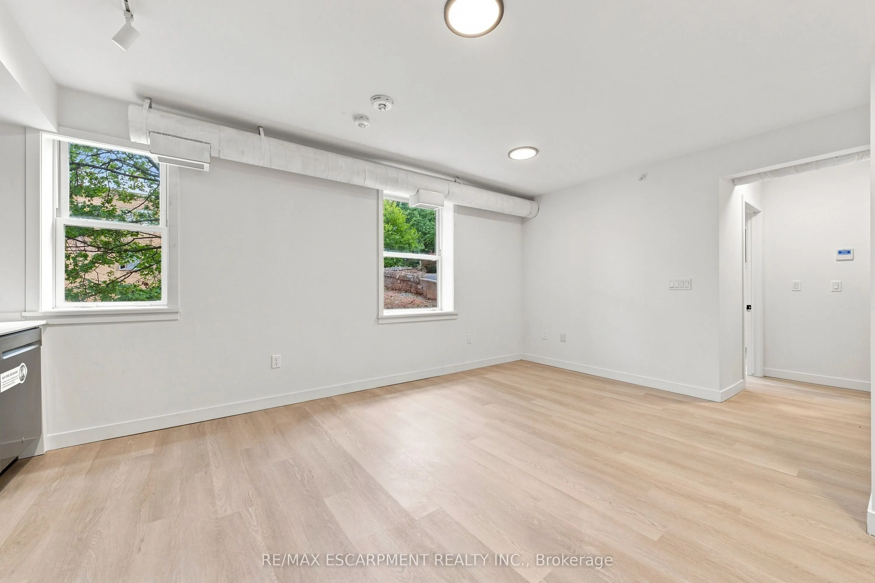 325 James Street S #210